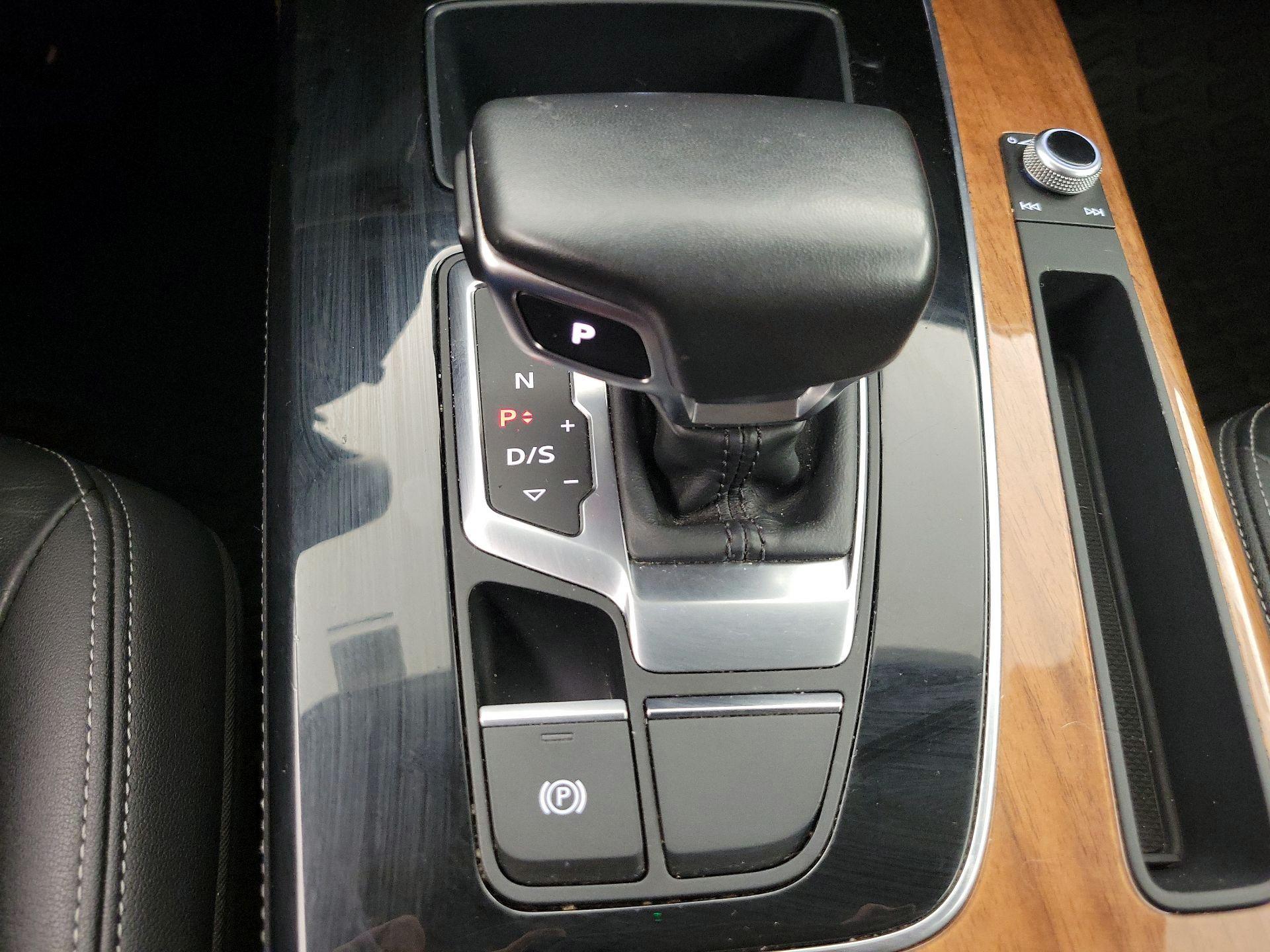 Thumbnail: 2023 Audi Q5 - 17