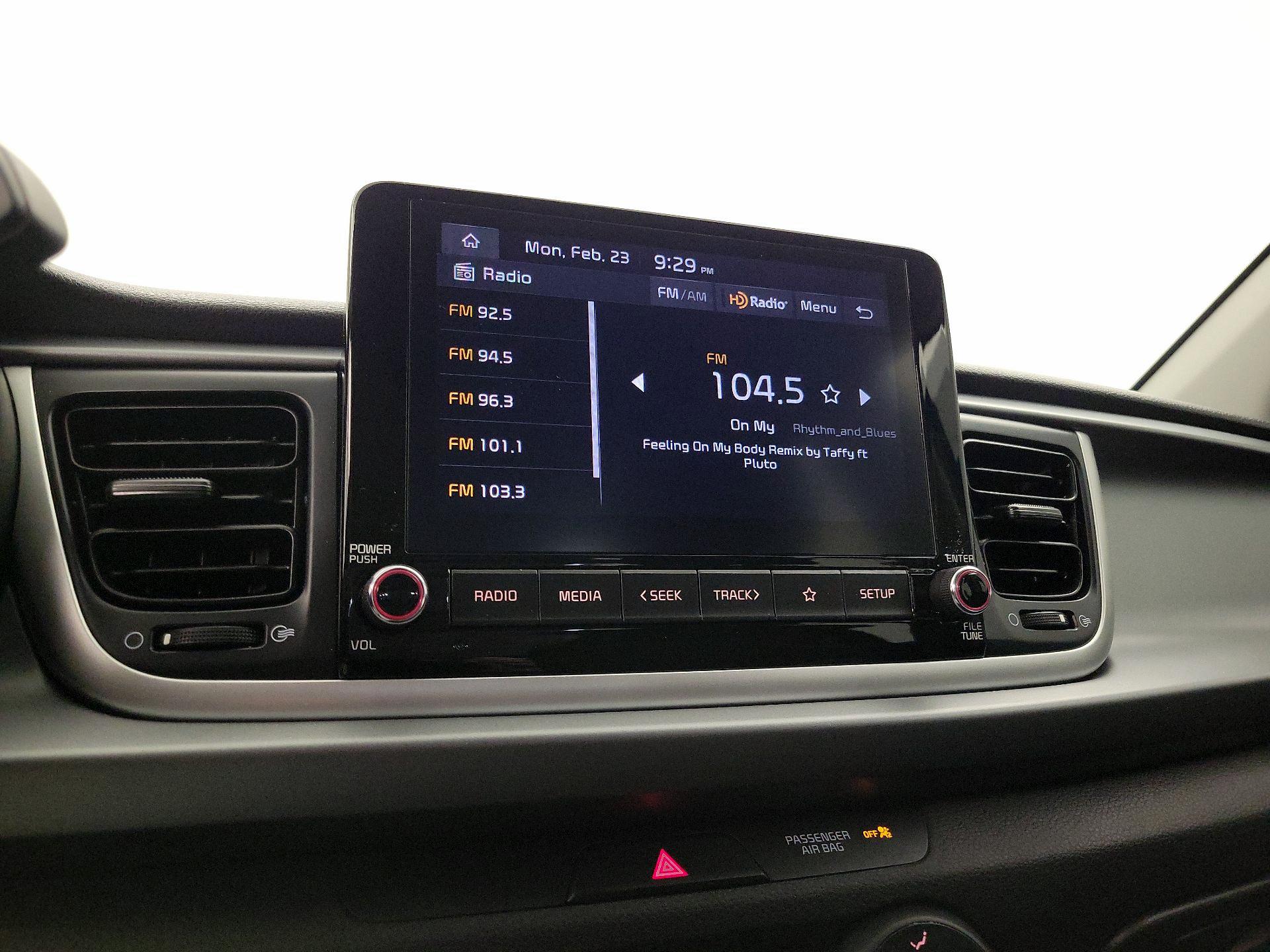 Thumbnail: 2023 Kia Rio - 15