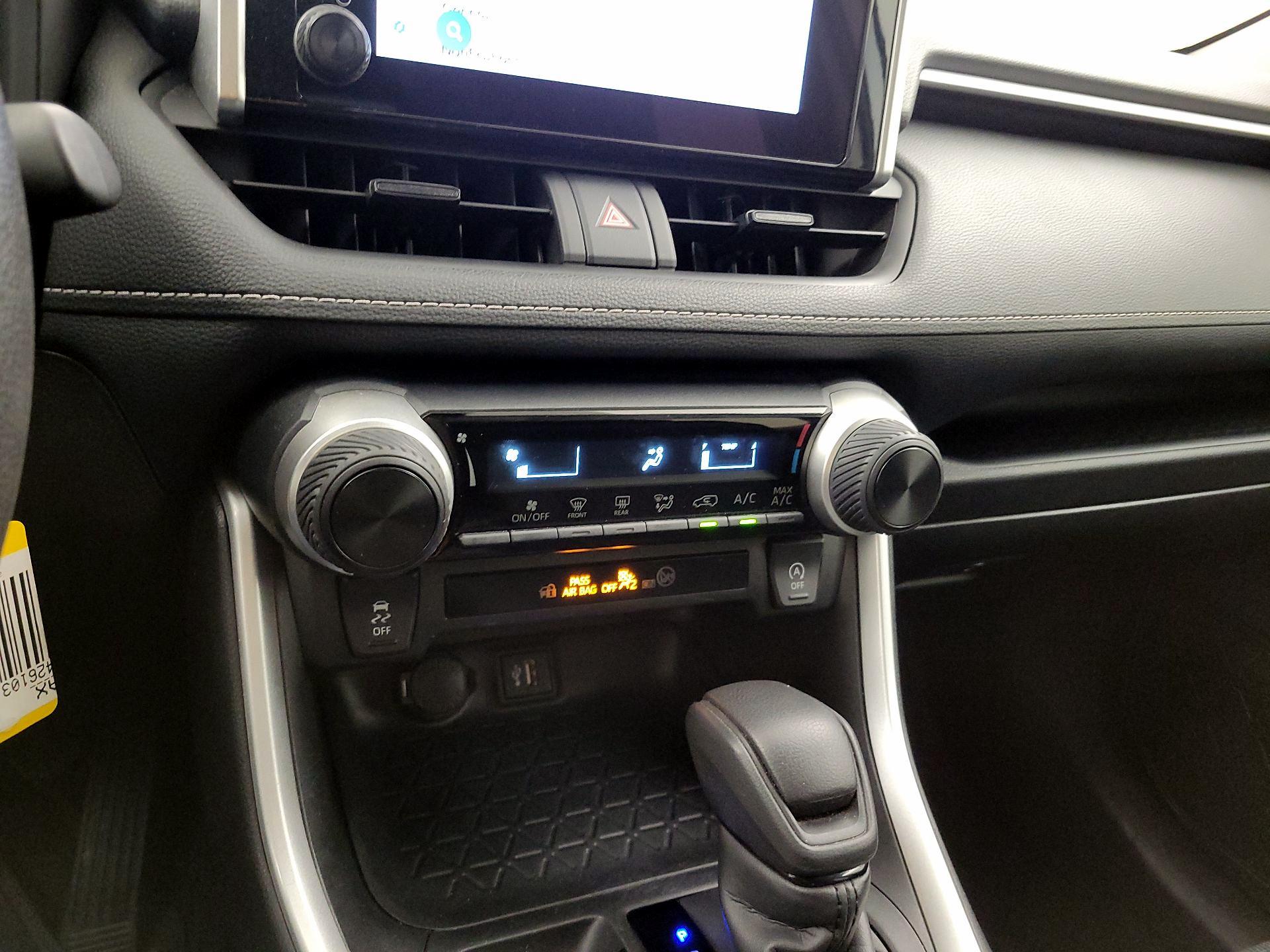 Thumbnail: 2024 Toyota RAV4 - 16