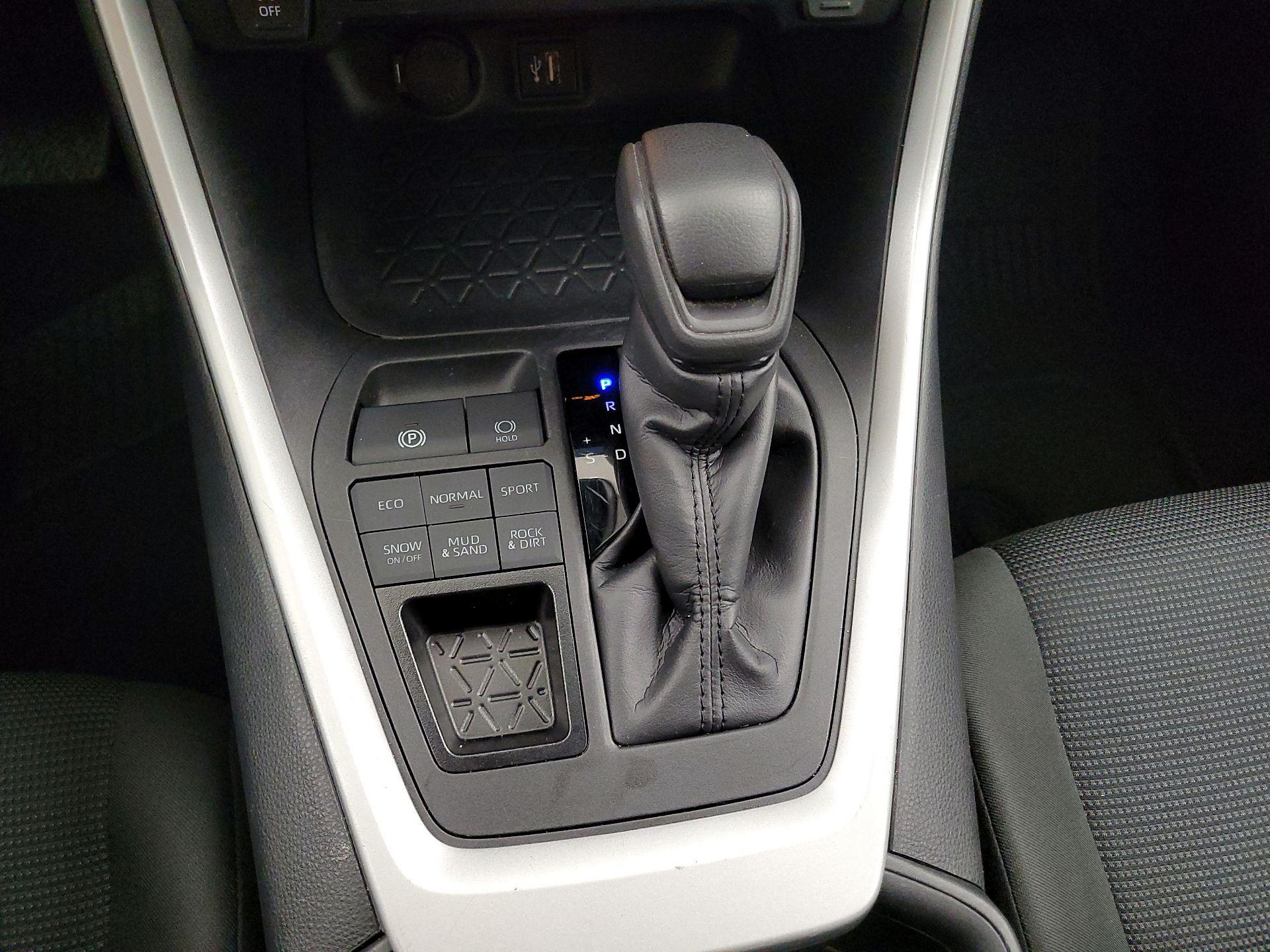 Thumbnail: 2024 Toyota RAV4 - 17