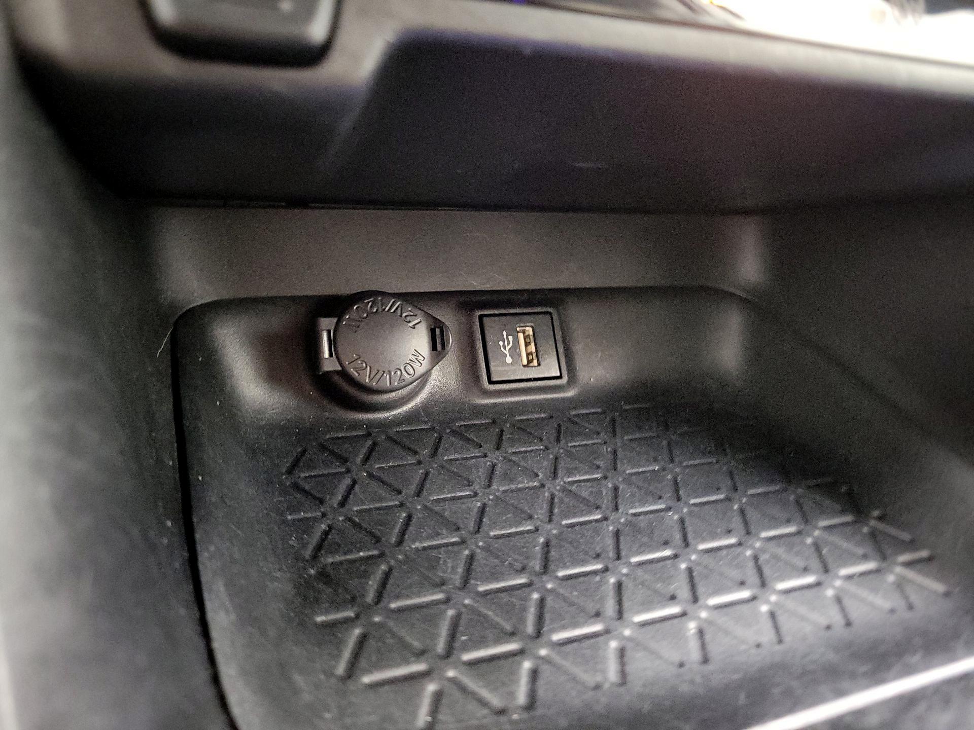 Thumbnail: 2024 Toyota RAV4 - 18