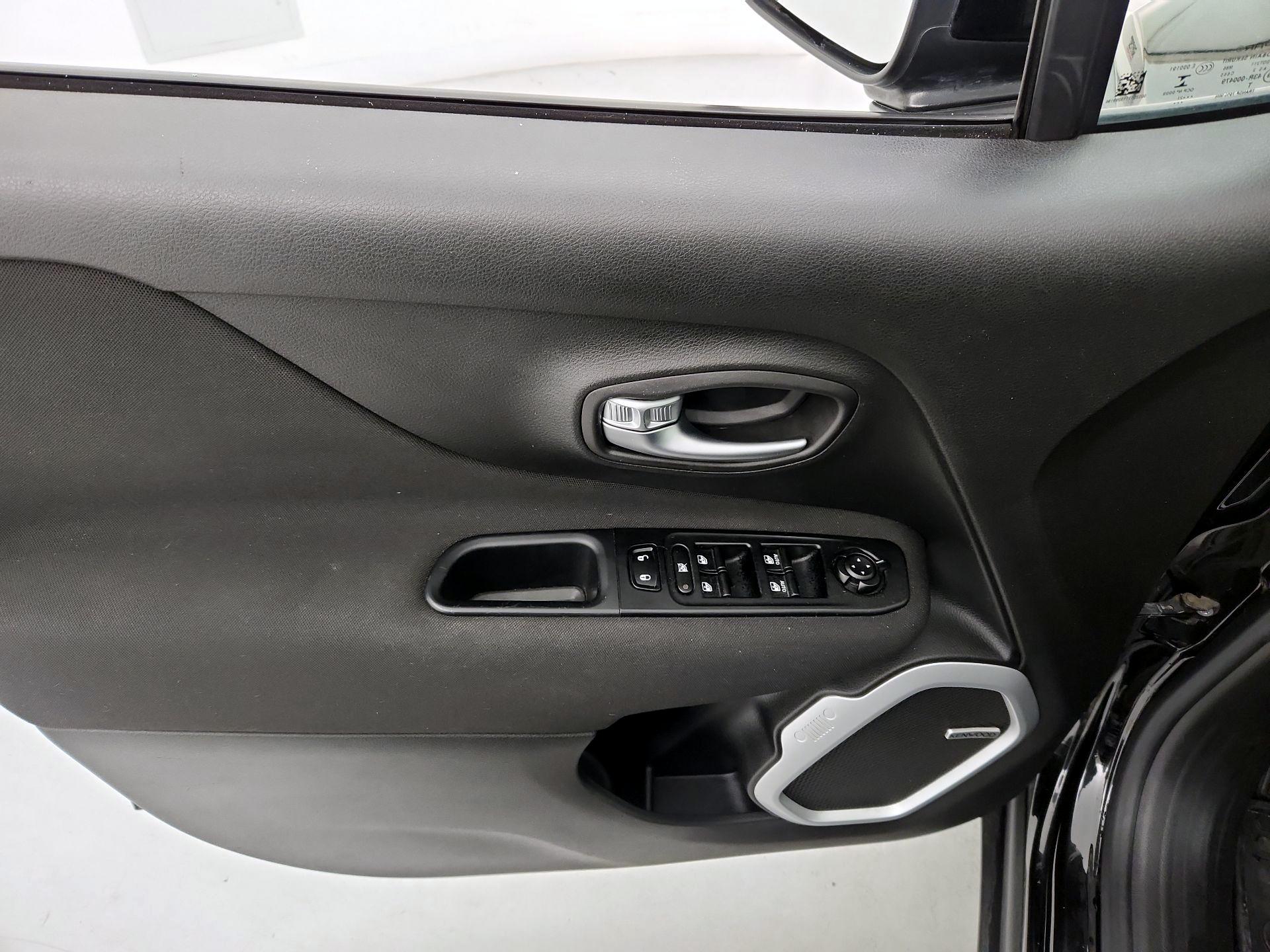 Thumbnail: 2021 Jeep Renegade - 12