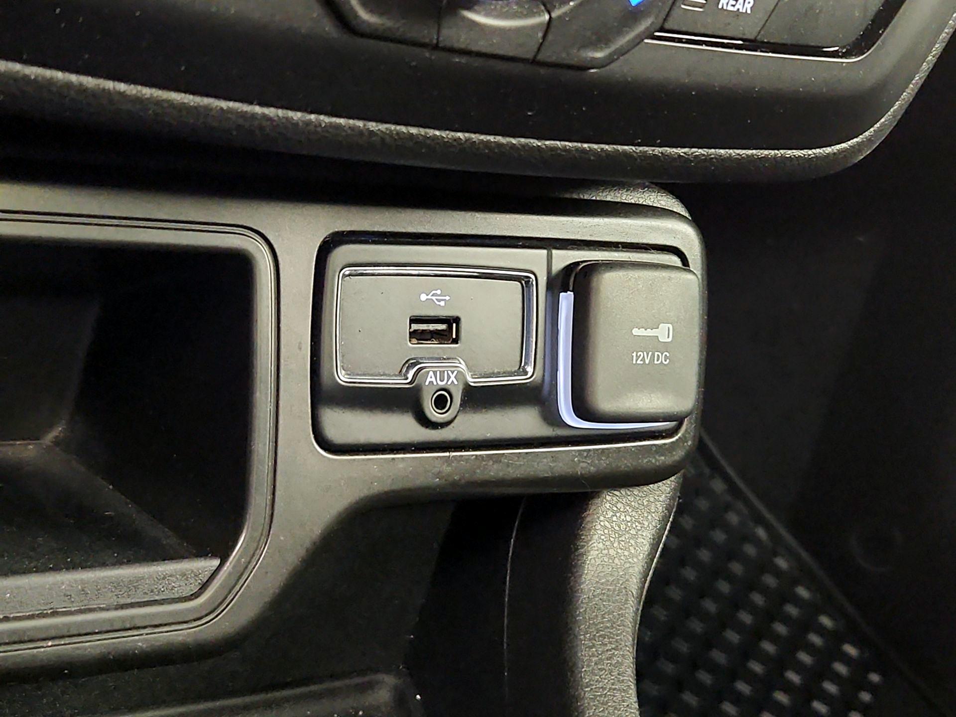 Thumbnail: 2021 Jeep Renegade - 18