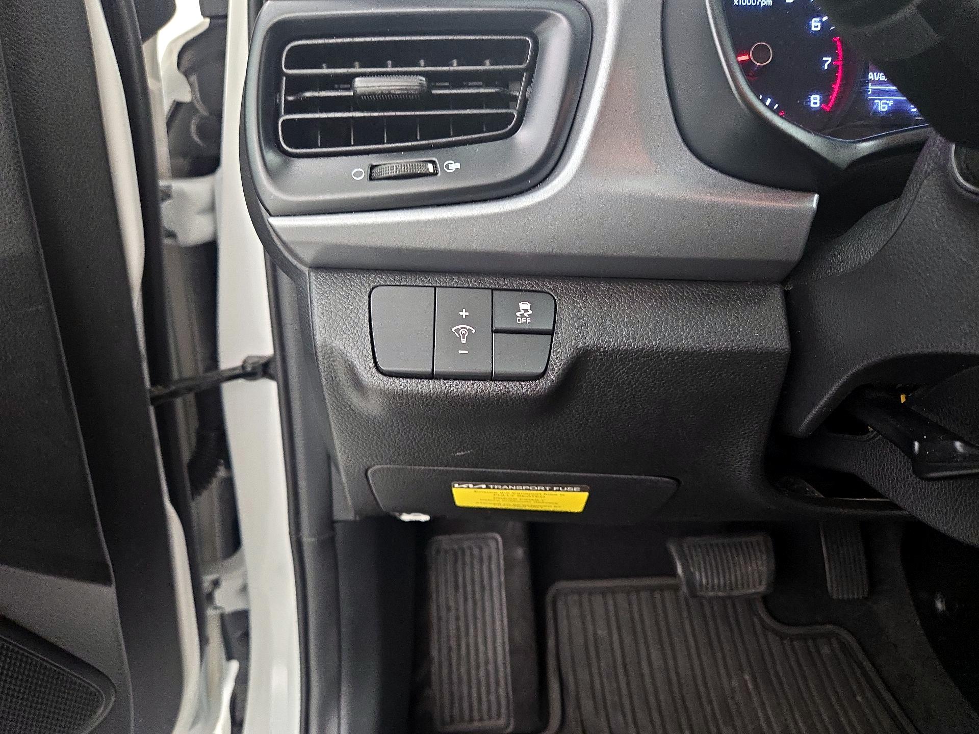 Thumbnail: 2023 Kia Rio - 13