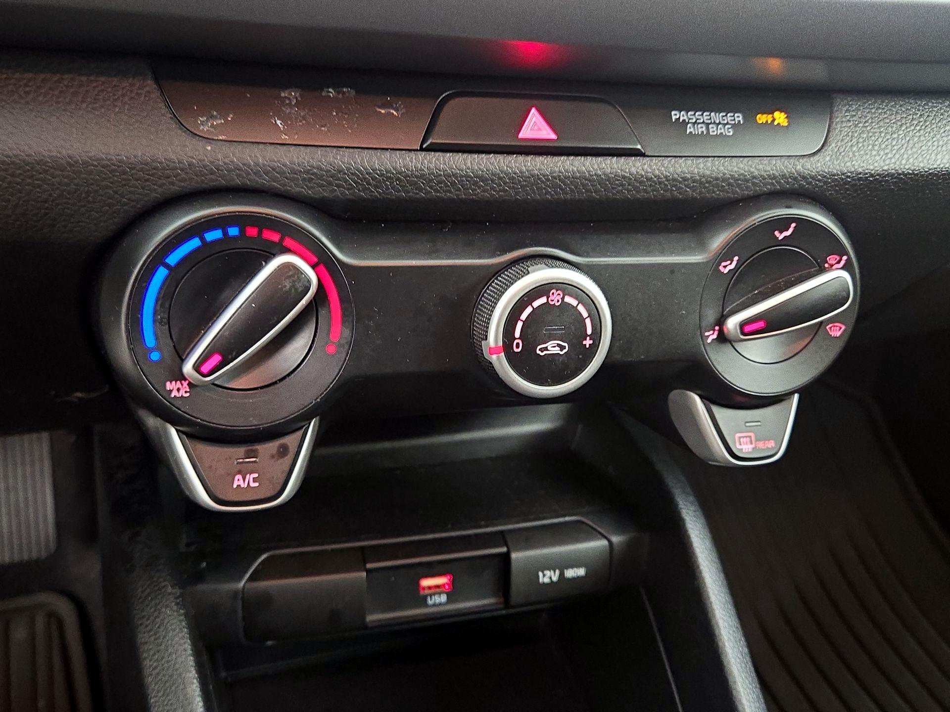 Thumbnail: 2023 Kia Rio - 16