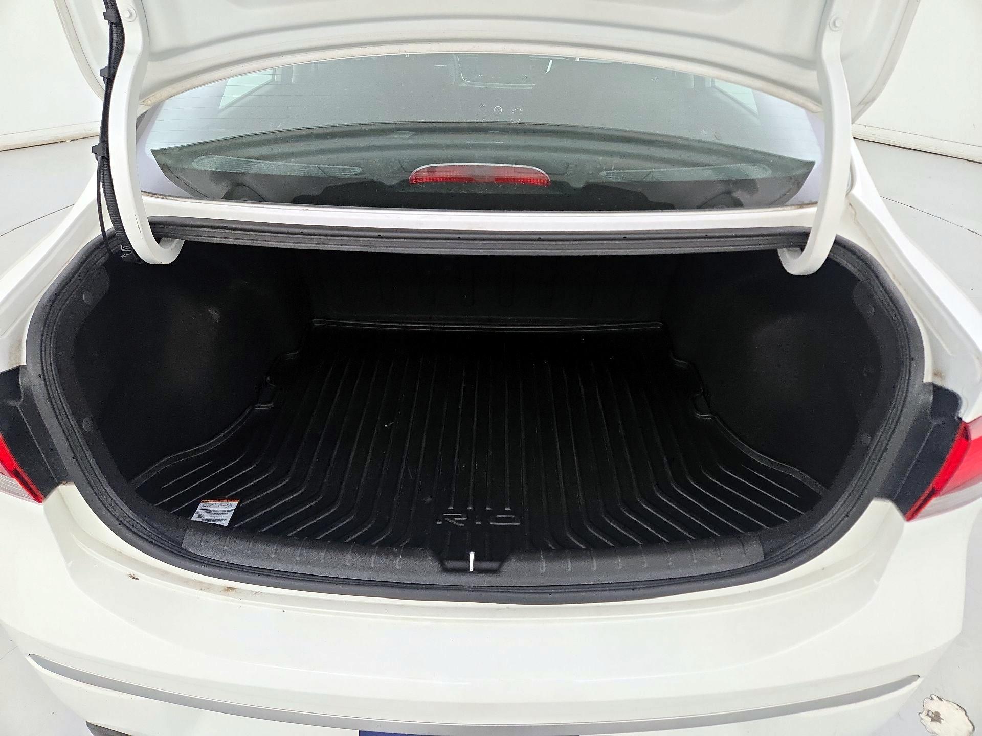 Thumbnail: 2023 Kia Rio - 20