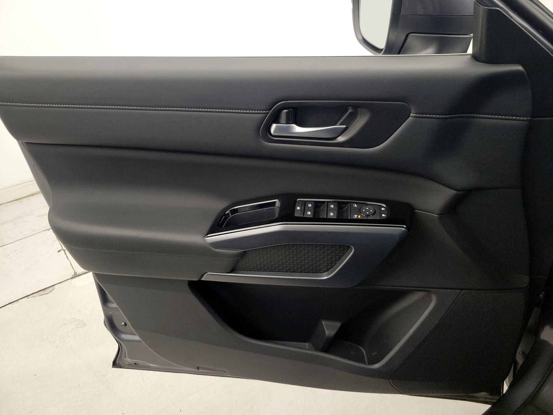 Thumbnail: 2025 Nissan Pathfinder - 12