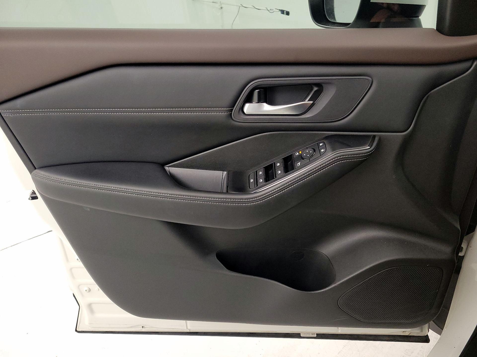 Thumbnail: 2023 Nissan Rogue - 12