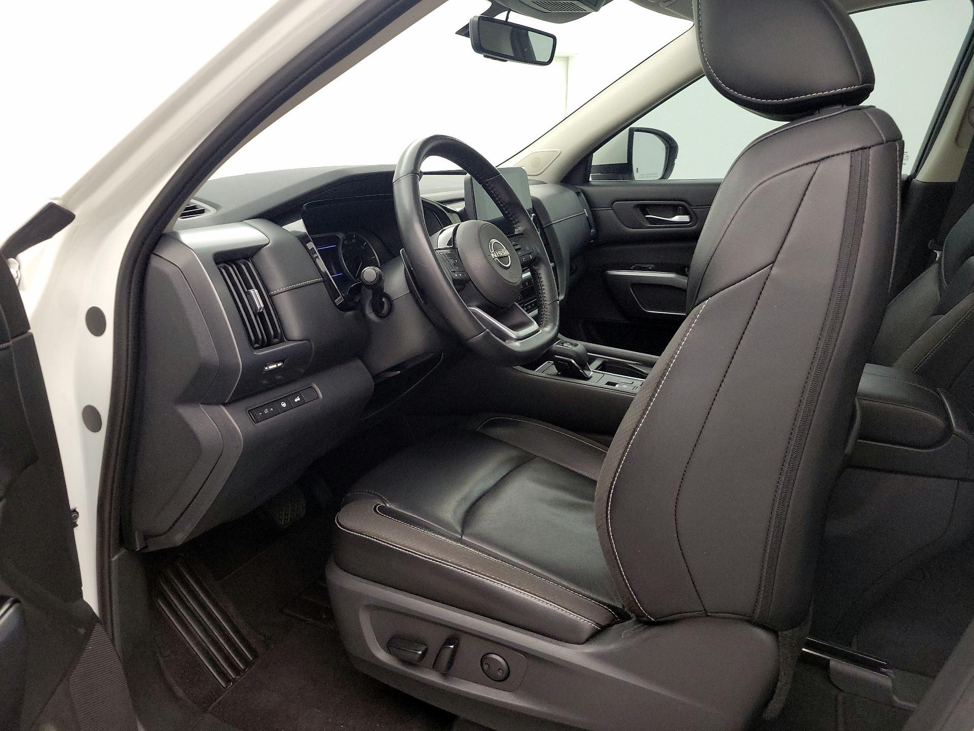 Thumbnail: 2023 Nissan Pathfinder - 11