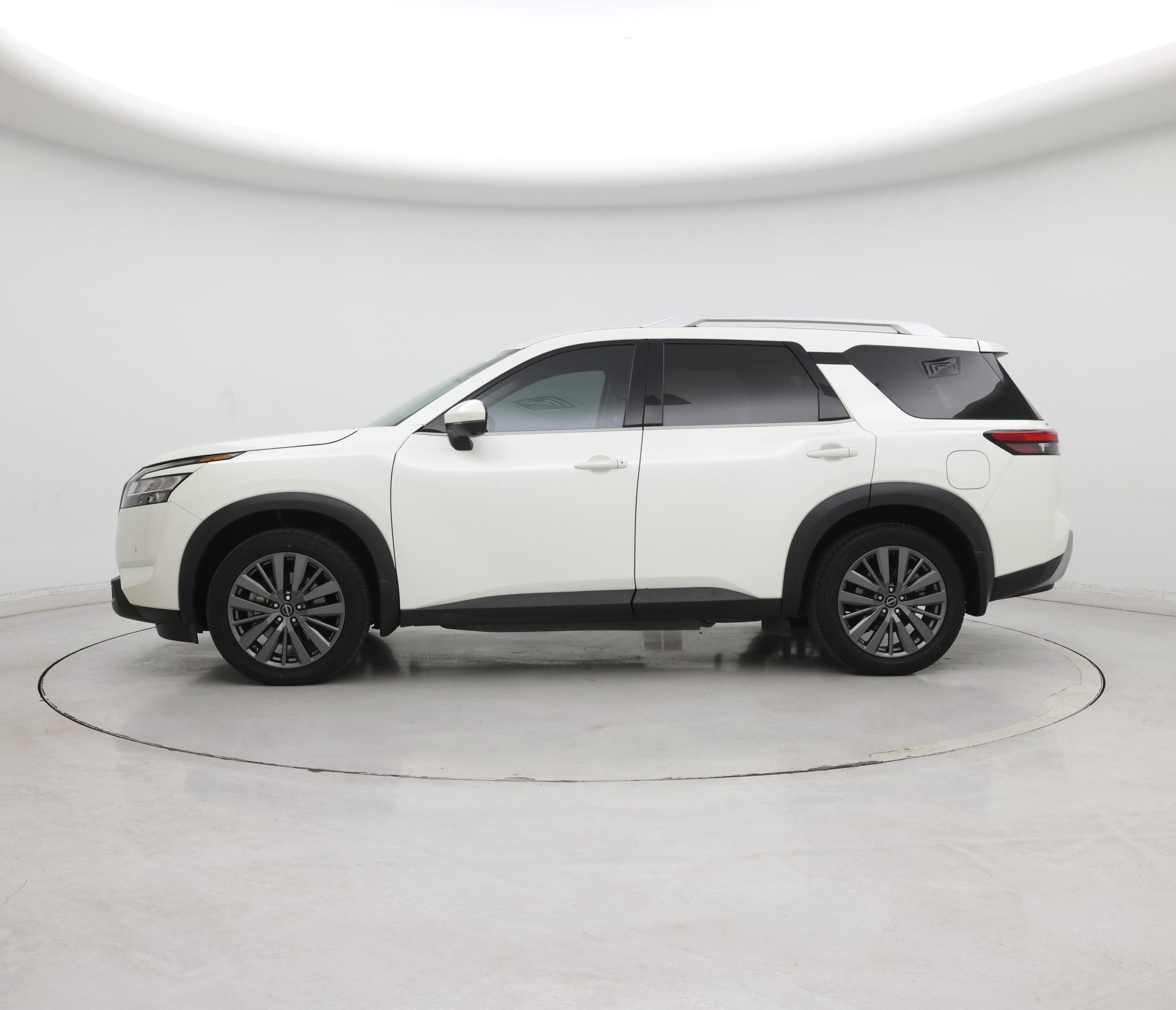 Thumbnail: 2023 Nissan Pathfinder - 3