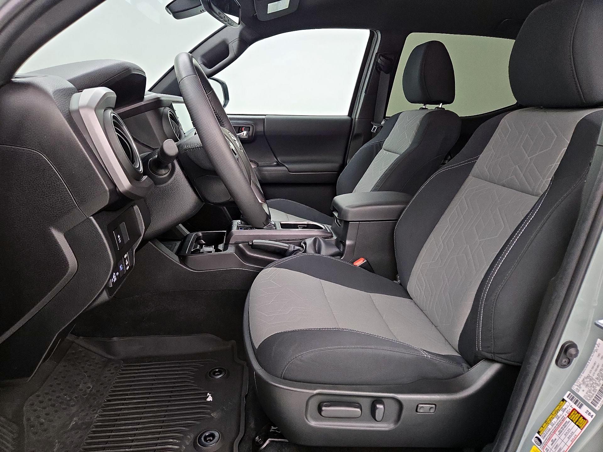 Thumbnail: 2022 Toyota Tacoma - 11