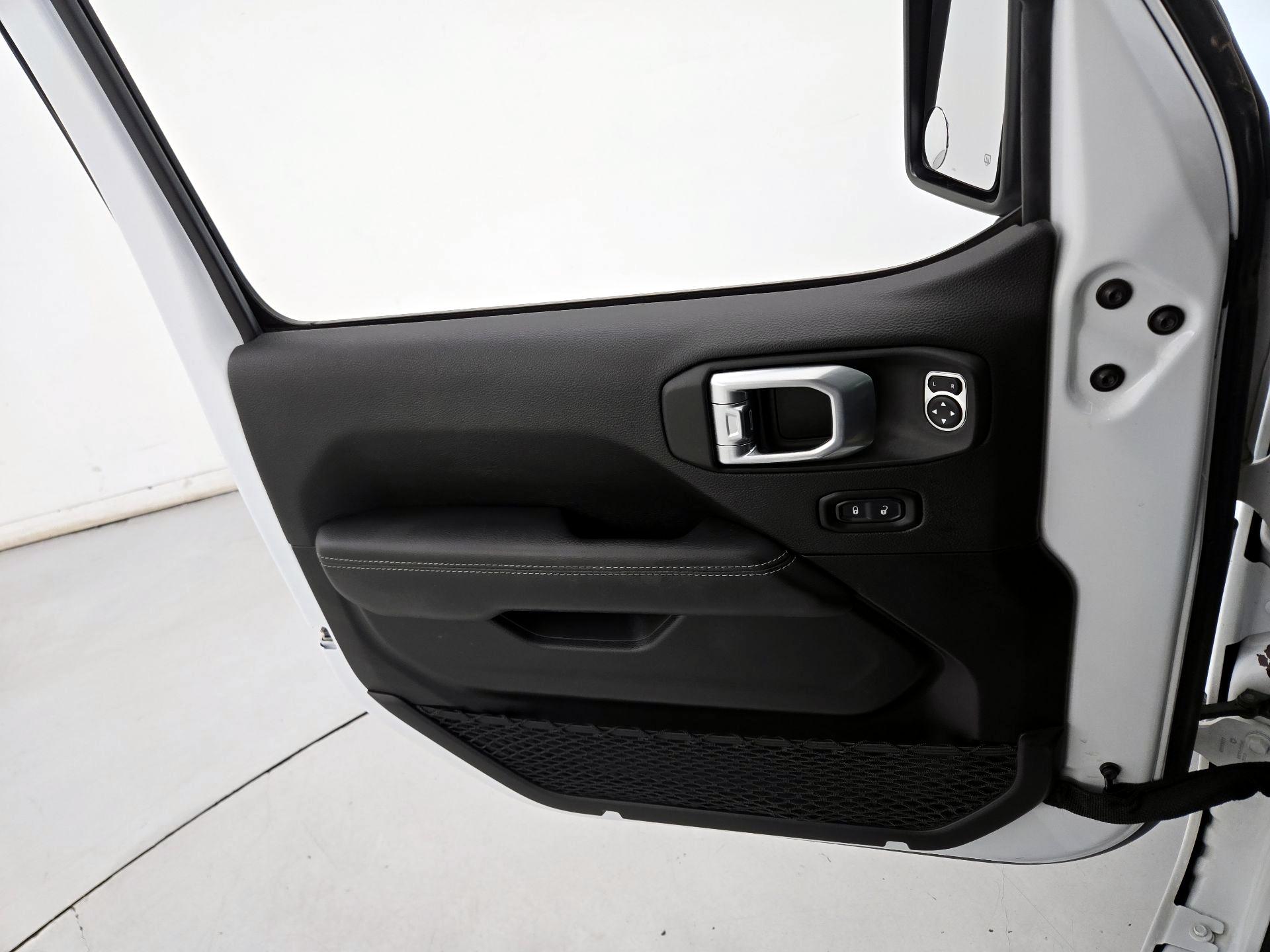 Thumbnail: 2022 Jeep Gladiator - 12