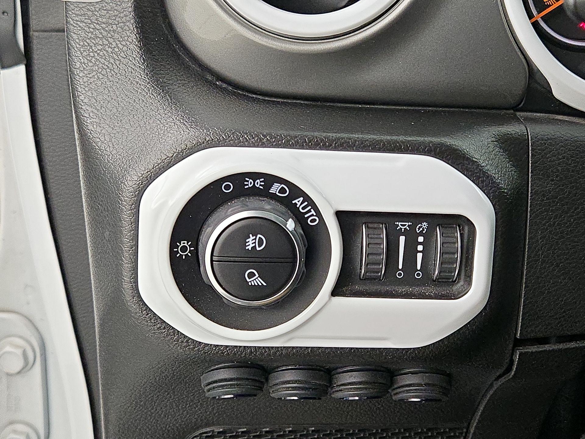 Thumbnail: 2022 Jeep Gladiator - 13