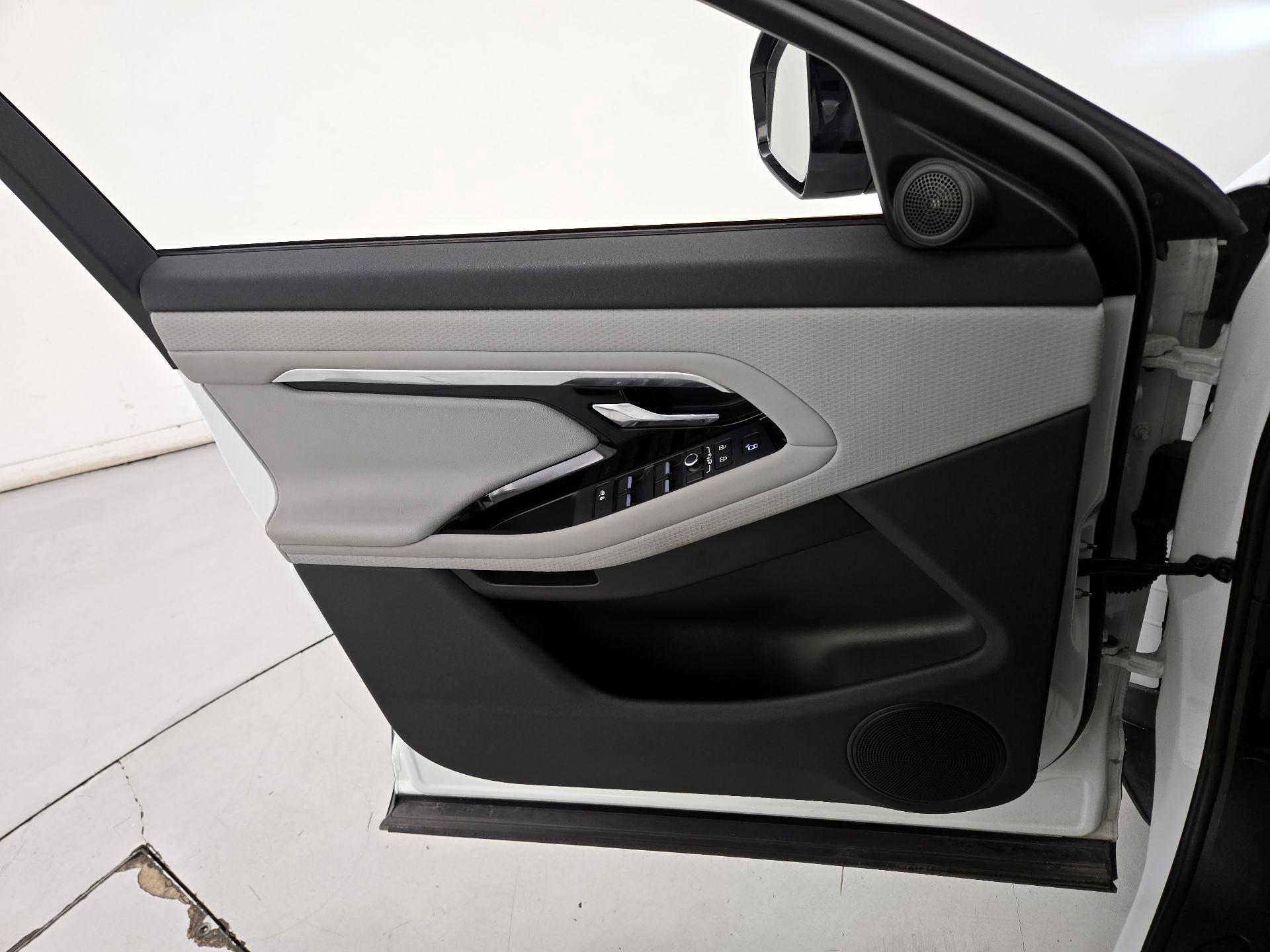 Thumbnail: 2021 Land Rover Range Rover Evoque - 12