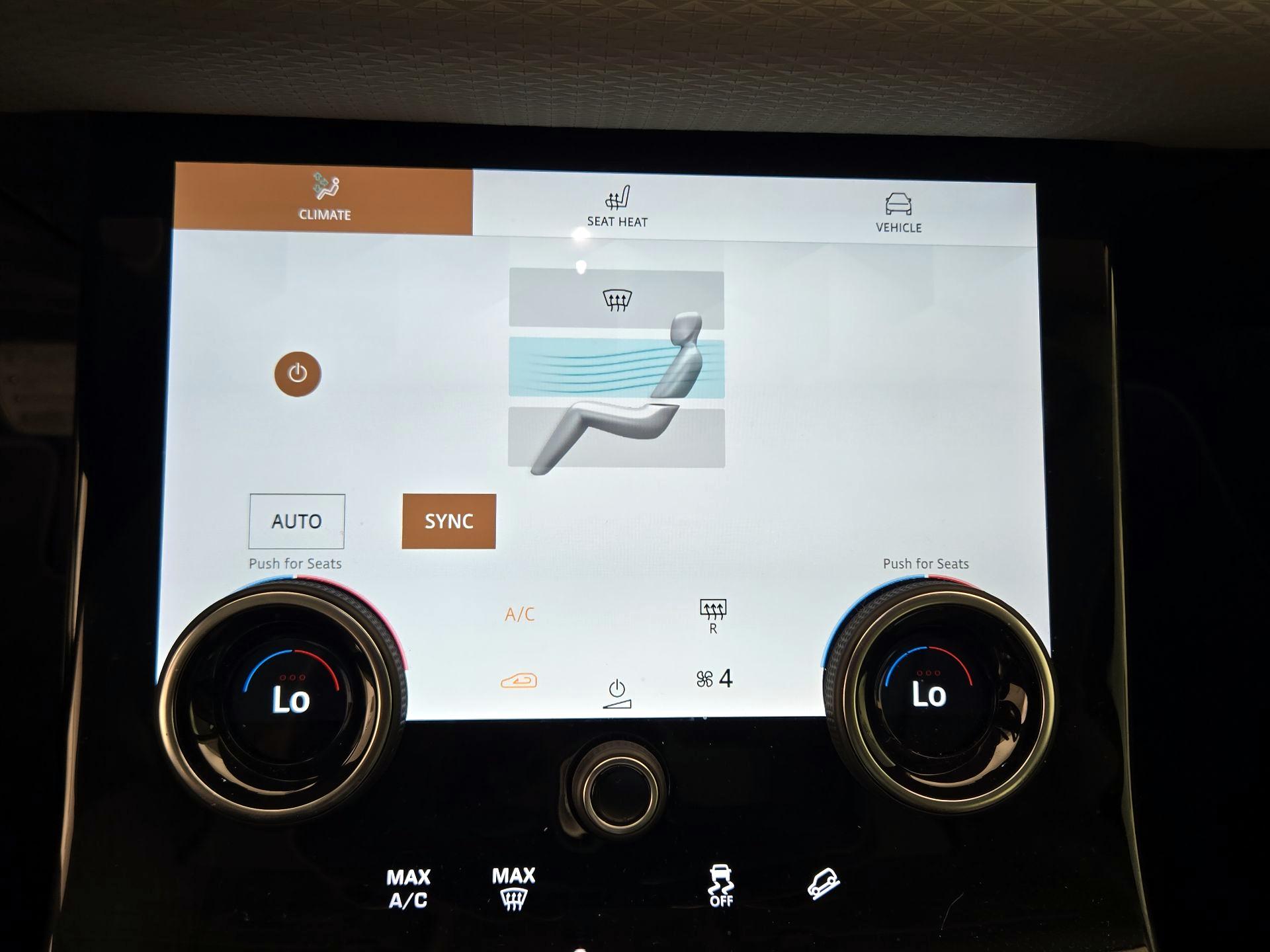 Thumbnail: 2021 Land Rover Range Rover Evoque - 17