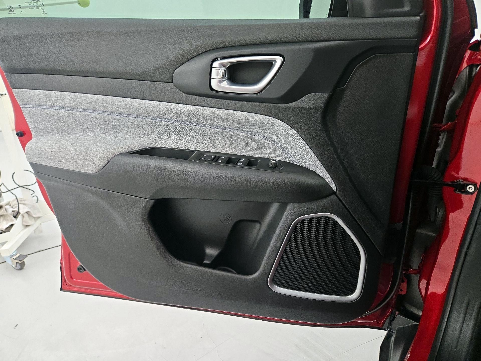 Thumbnail: 2025 Jeep Compass - 12