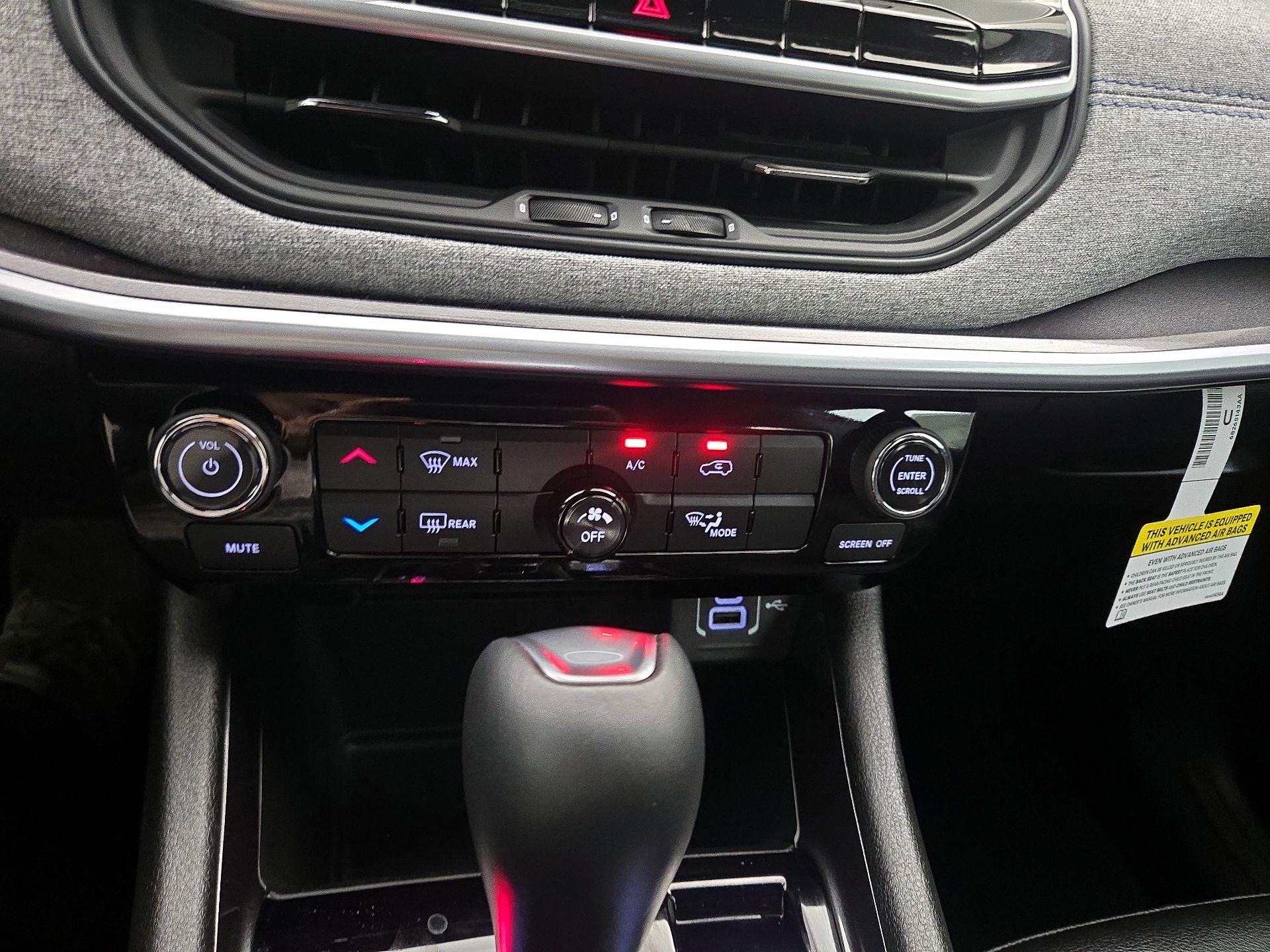 Thumbnail: 2025 Jeep Compass - 16