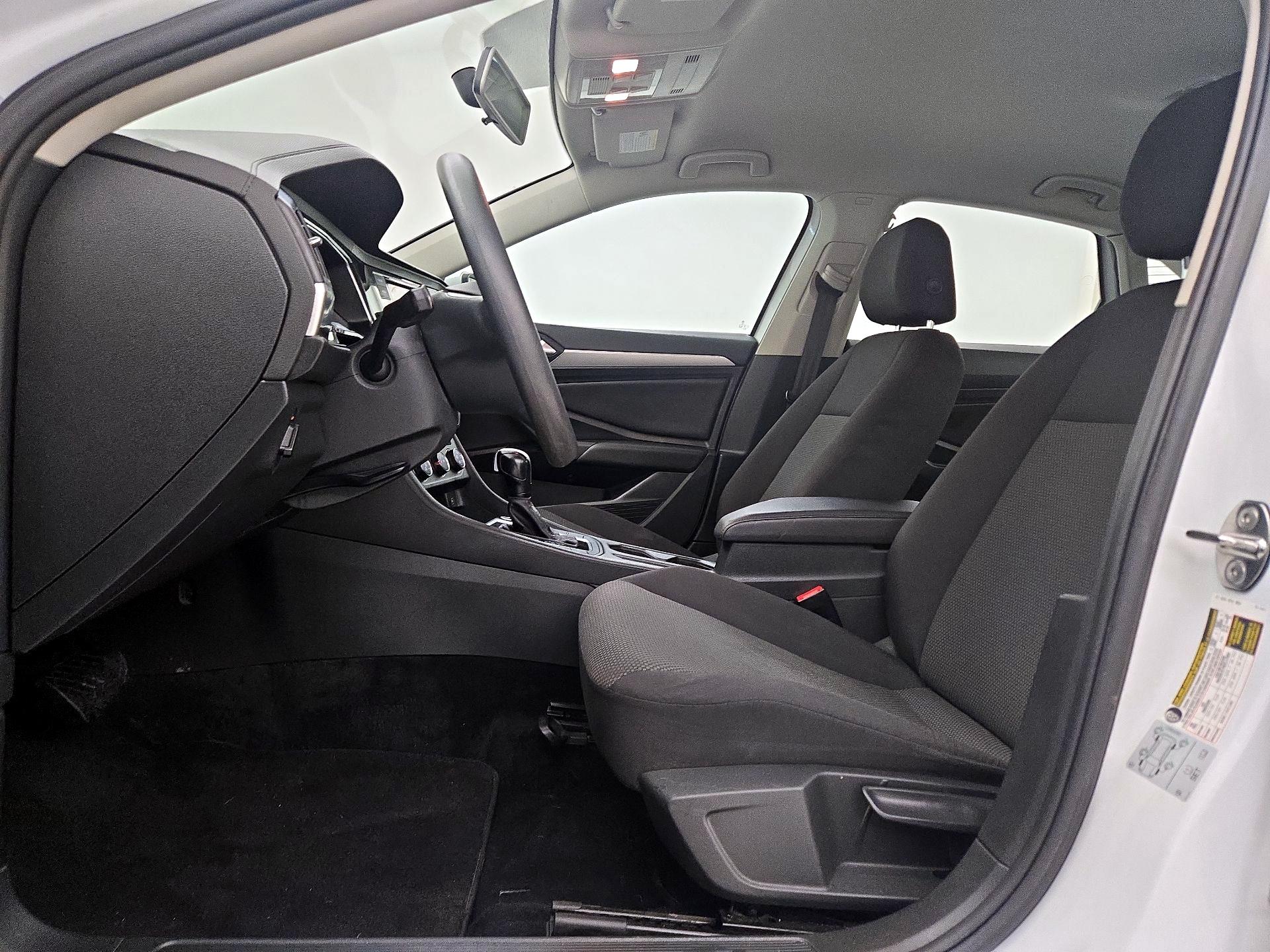 Thumbnail: 2019 Volkswagen Jetta - 11