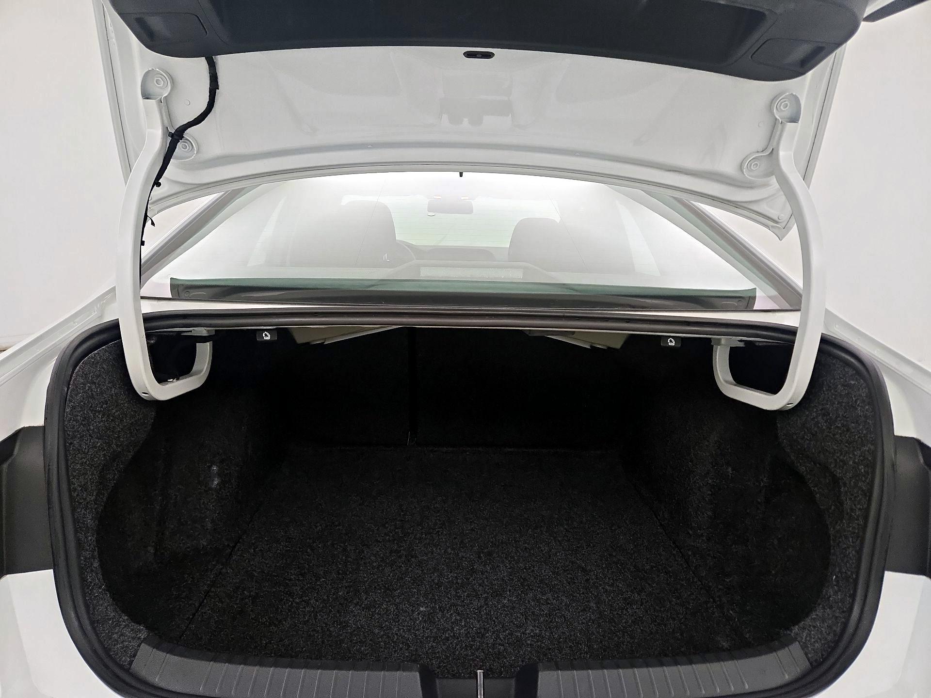 Thumbnail: 2019 Volkswagen Jetta - 20