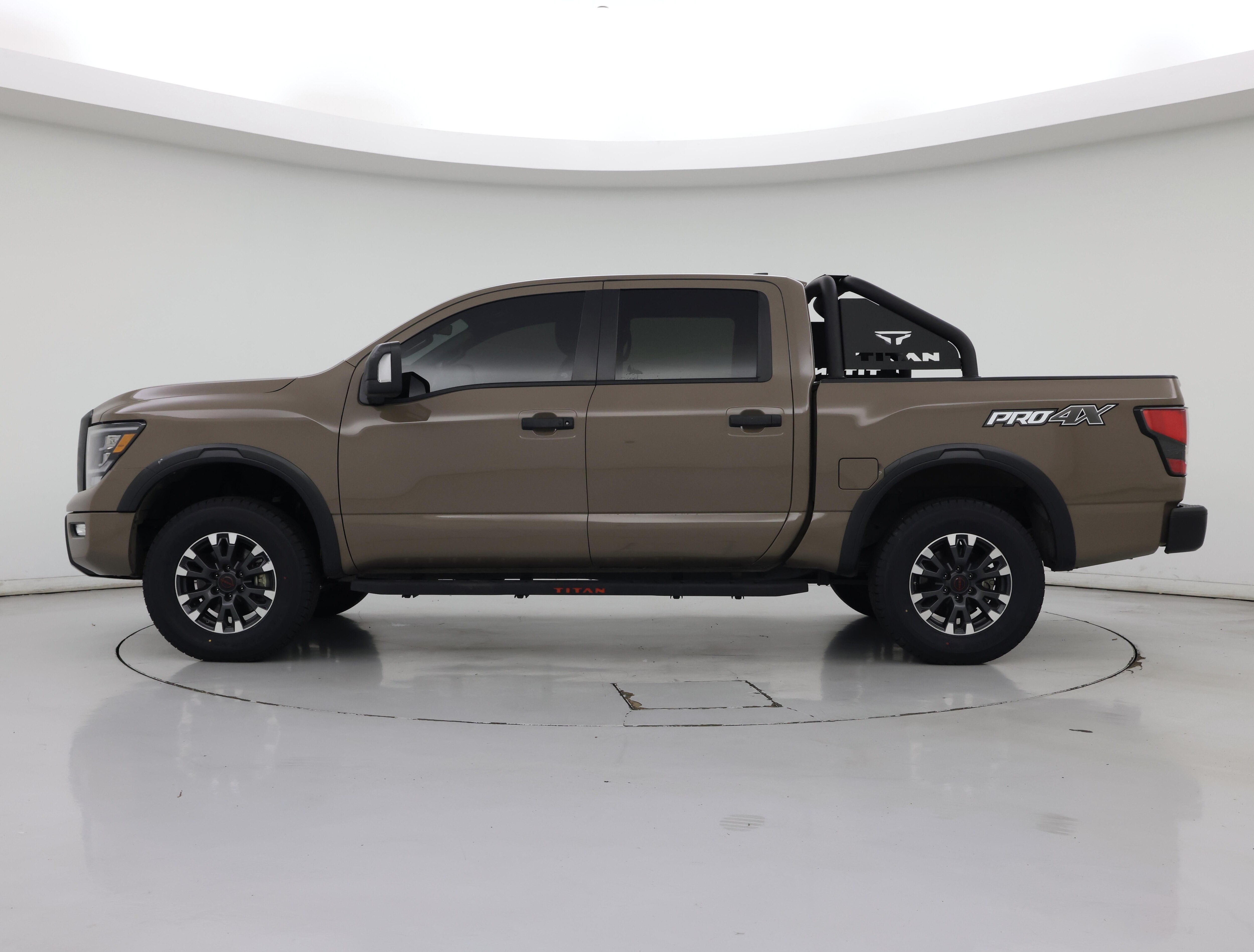 Thumbnail: 2023 Nissan Titan - 3