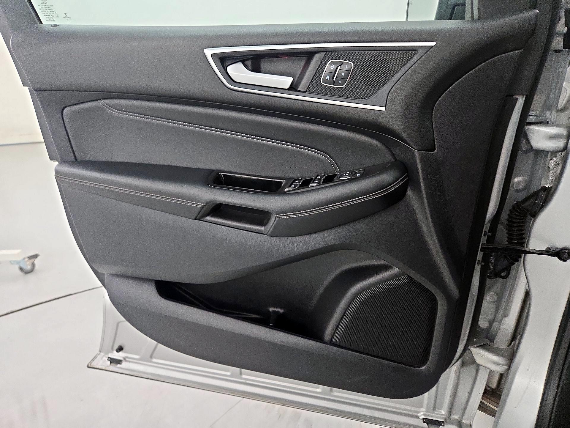 Thumbnail: 2018 Ford Edge - 12