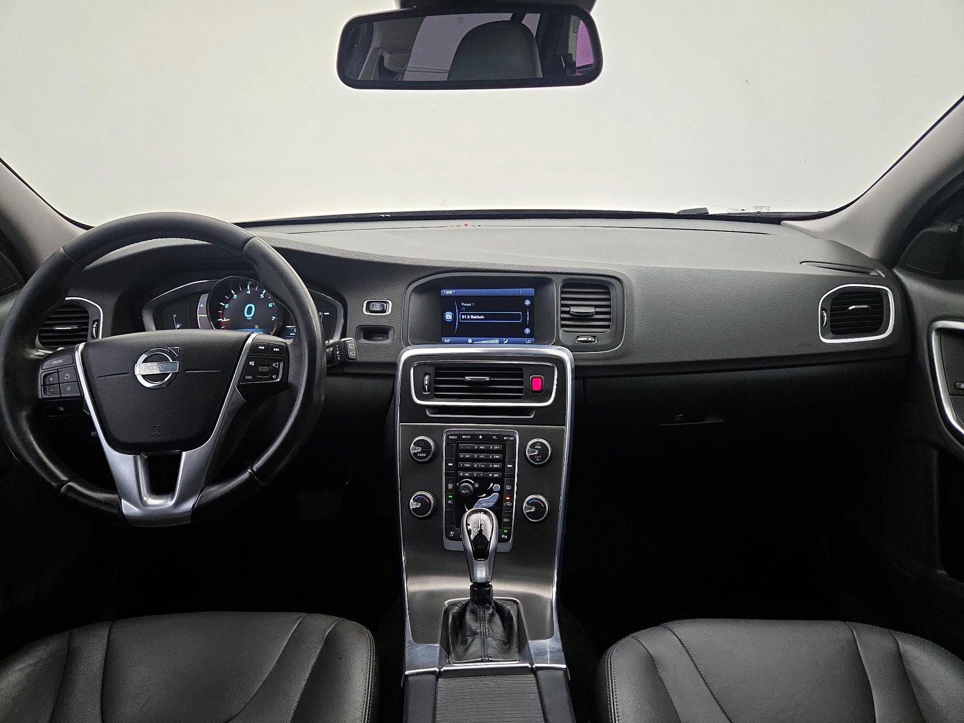 Thumbnail: 2015 Volvo V60 - 9