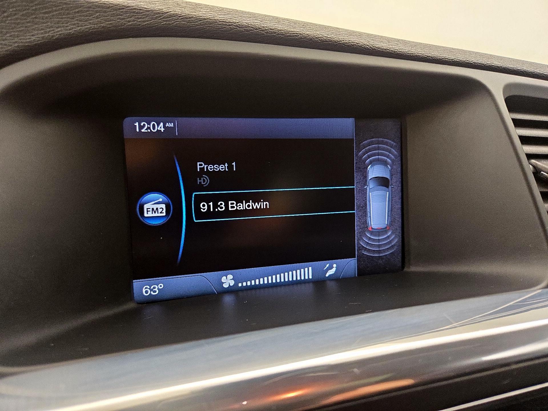 Thumbnail: 2015 Volvo V60 - 14