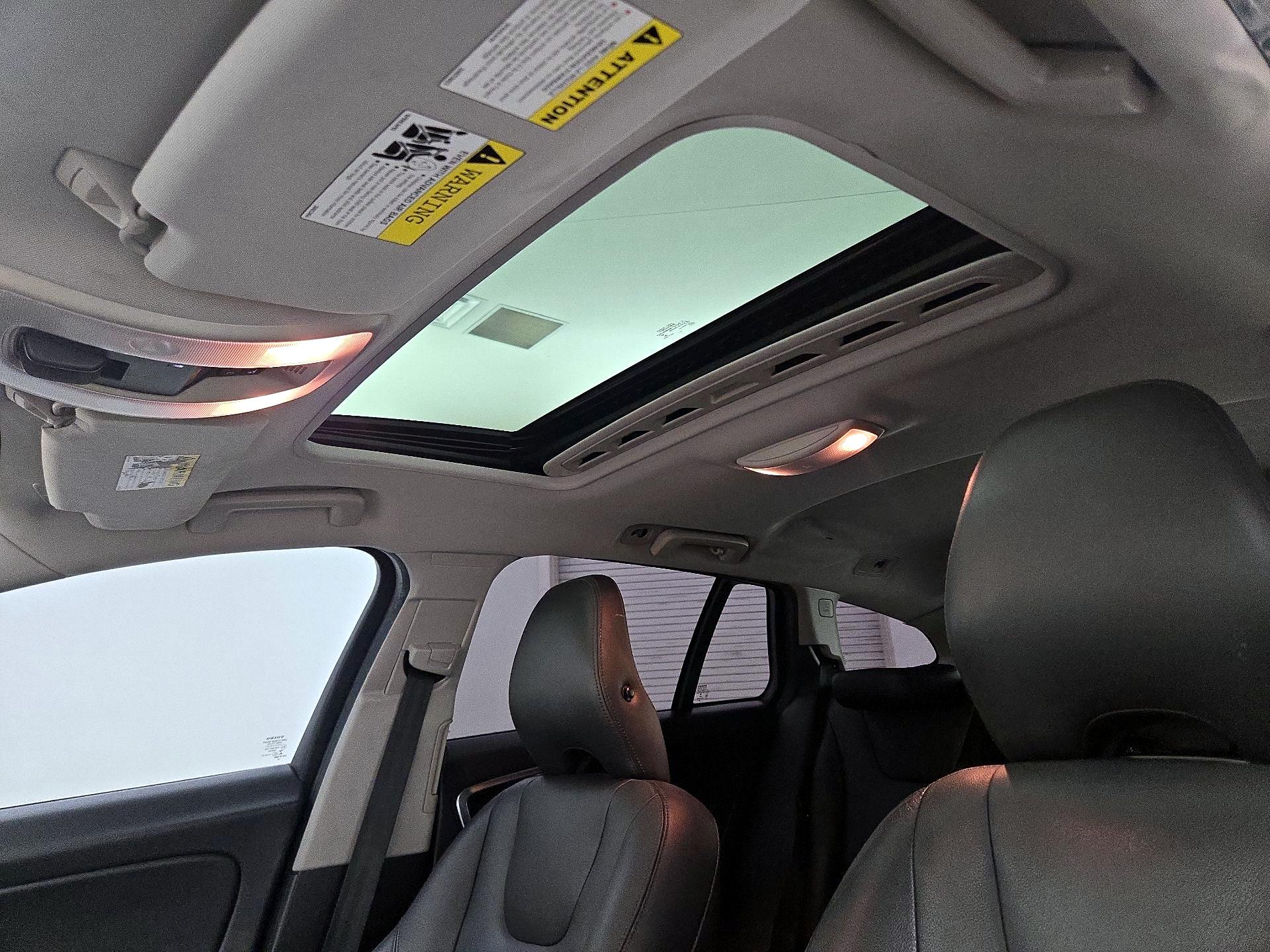 Thumbnail: 2015 Volvo V60 - 19