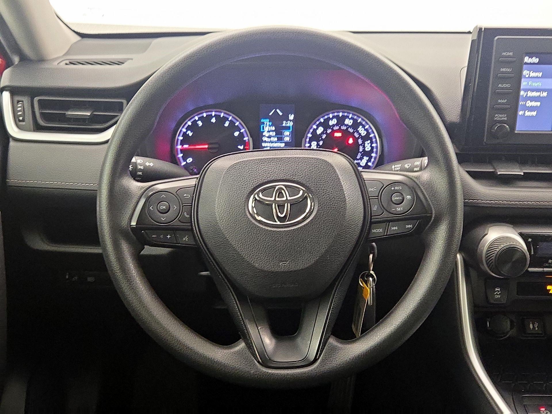 Thumbnail: 2019 Toyota RAV4 - 10