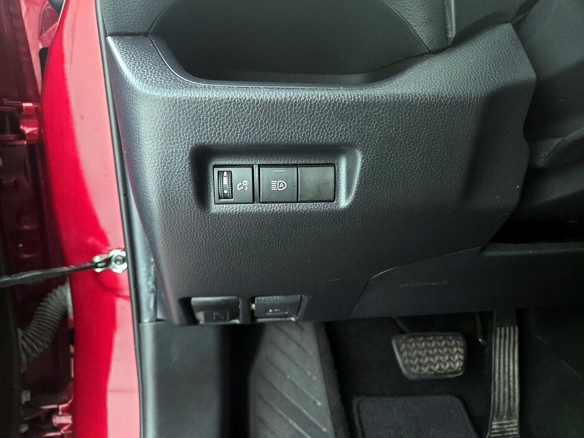 Thumbnail: 2019 Toyota RAV4 - 13