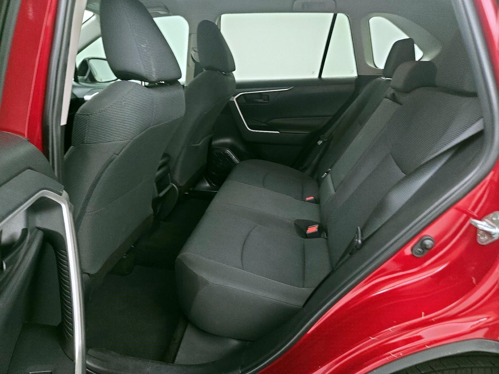 Thumbnail: 2019 Toyota RAV4 - 19