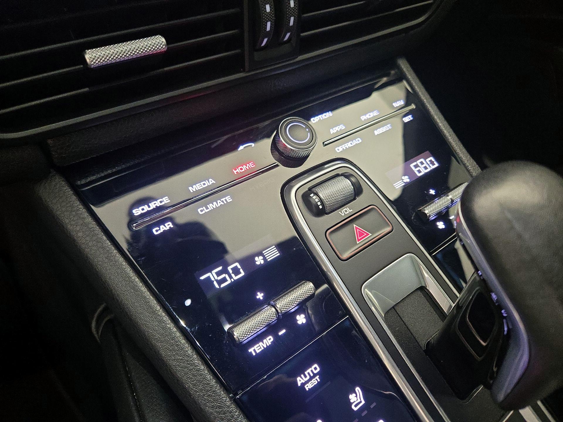 Thumbnail: 2019 Porsche Cayenne - 17