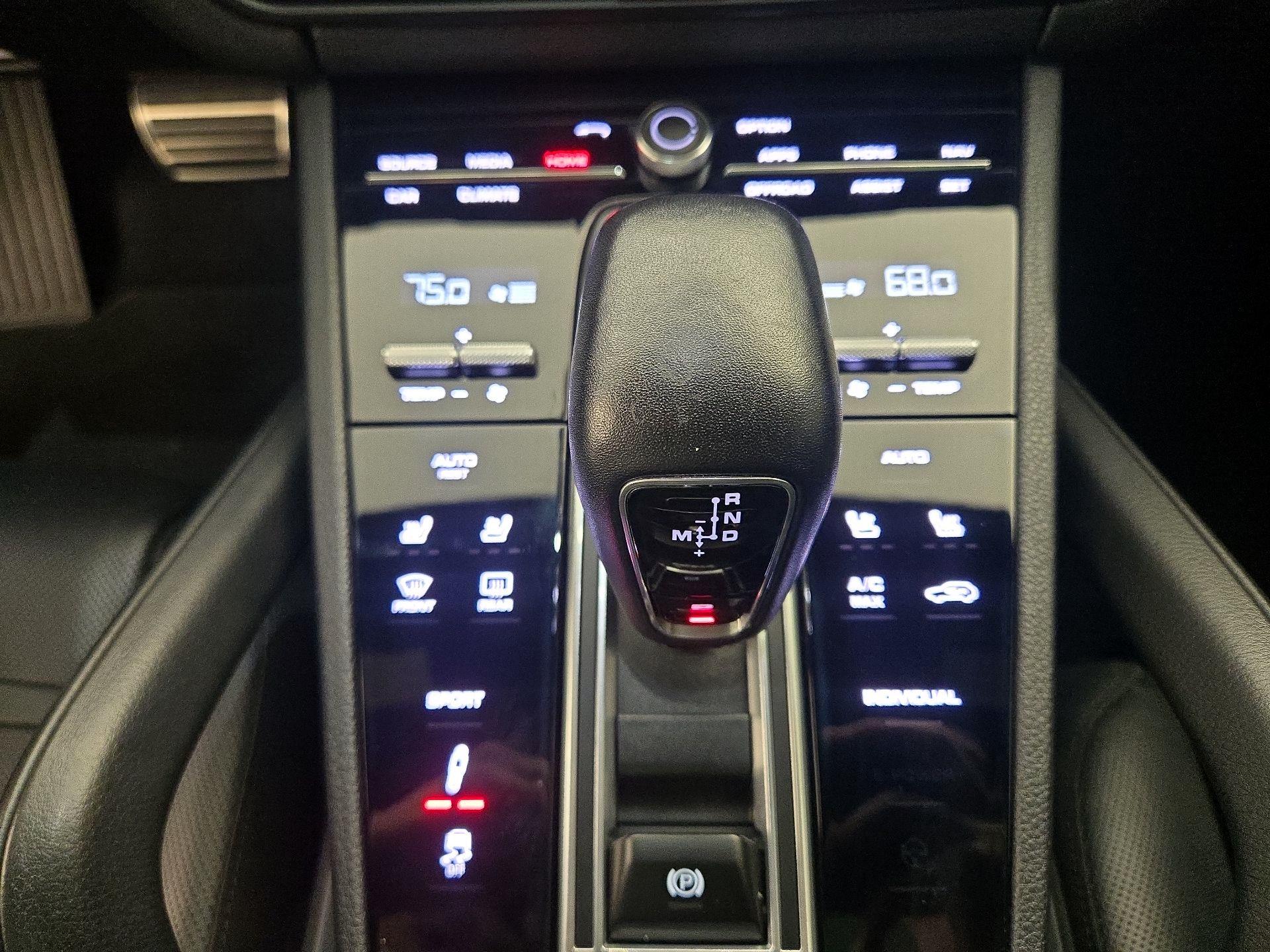 Thumbnail: 2019 Porsche Cayenne - 18