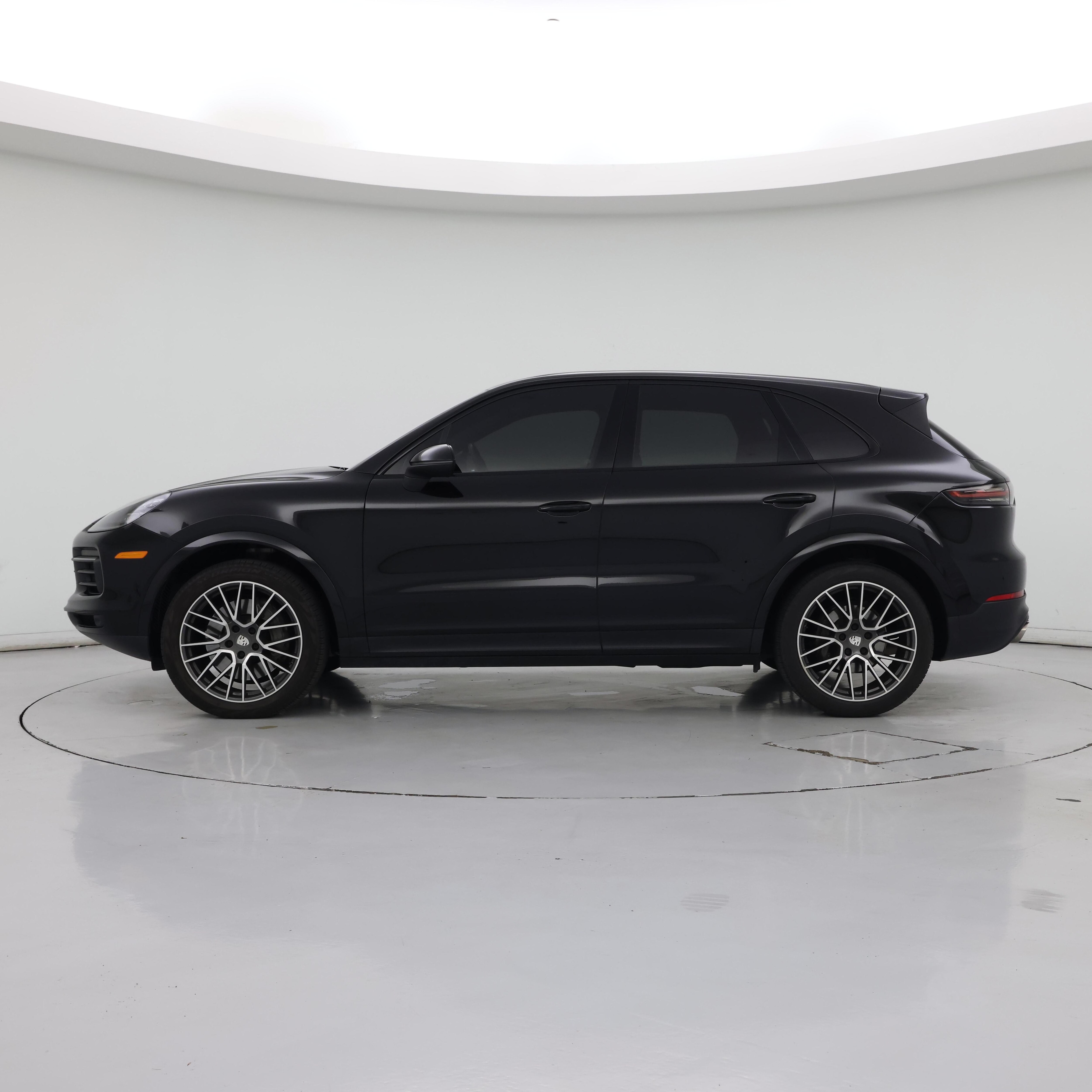 Thumbnail: 2019 Porsche Cayenne - 3
