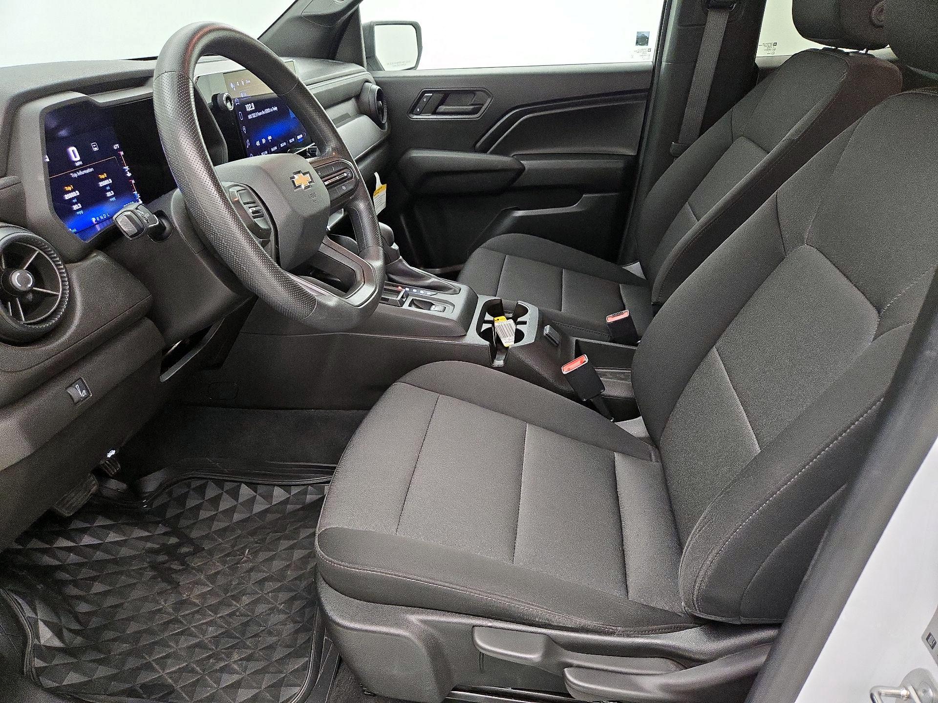 Thumbnail: 2023 Chevrolet Colorado - 11