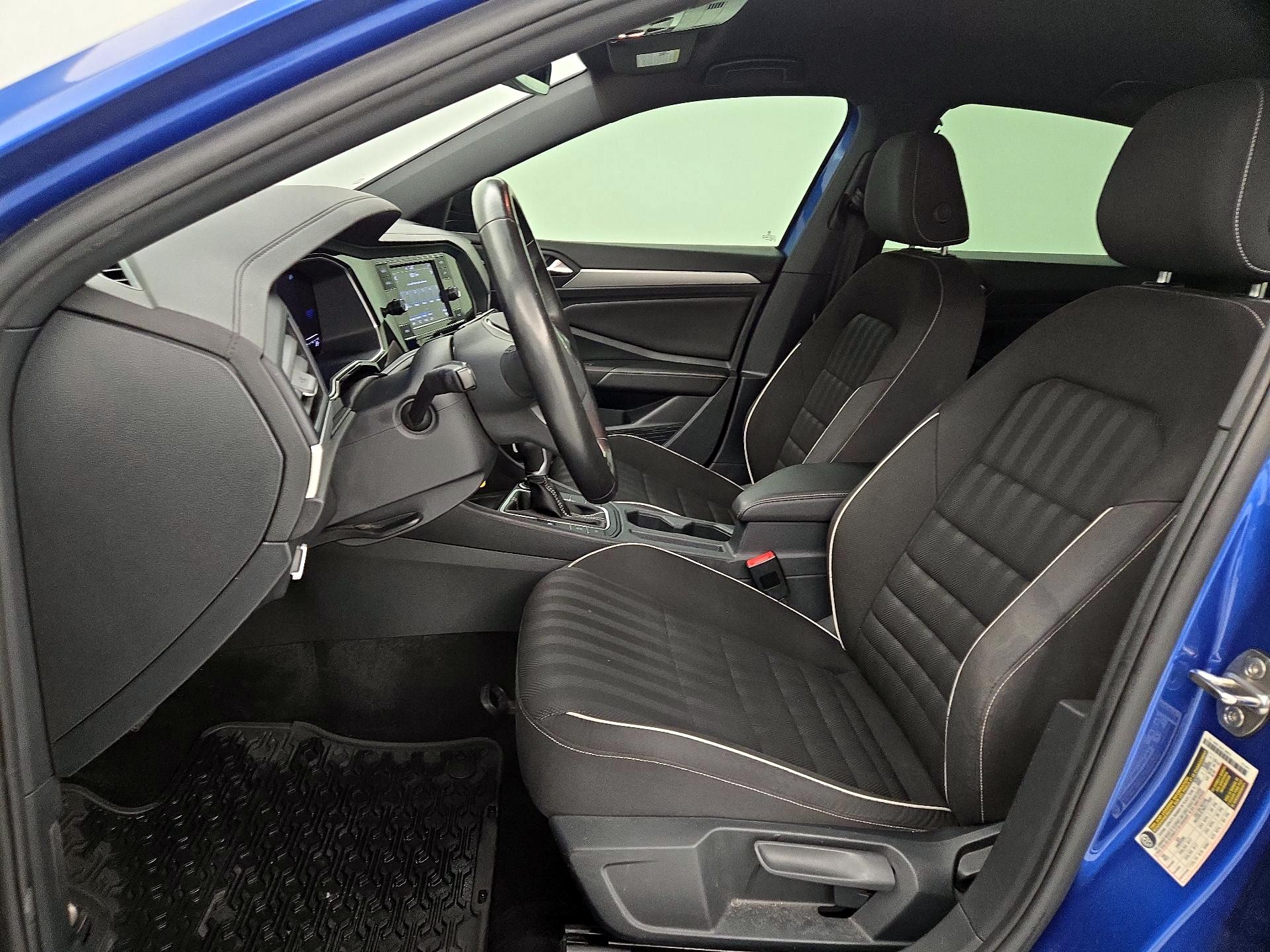 Thumbnail: 2024 Volkswagen Jetta - 11