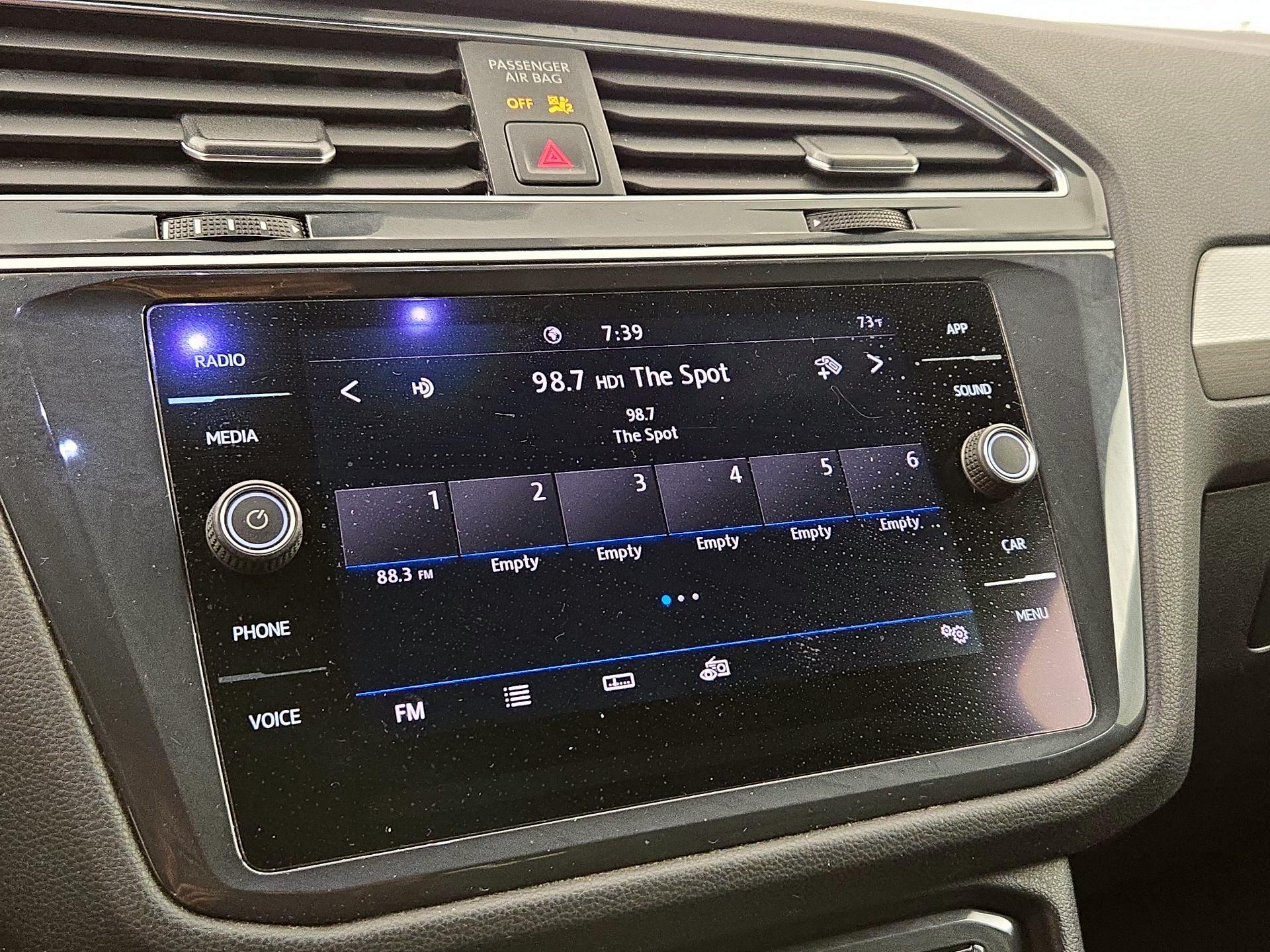 Thumbnail: 2020 Volkswagen Tiguan - 15