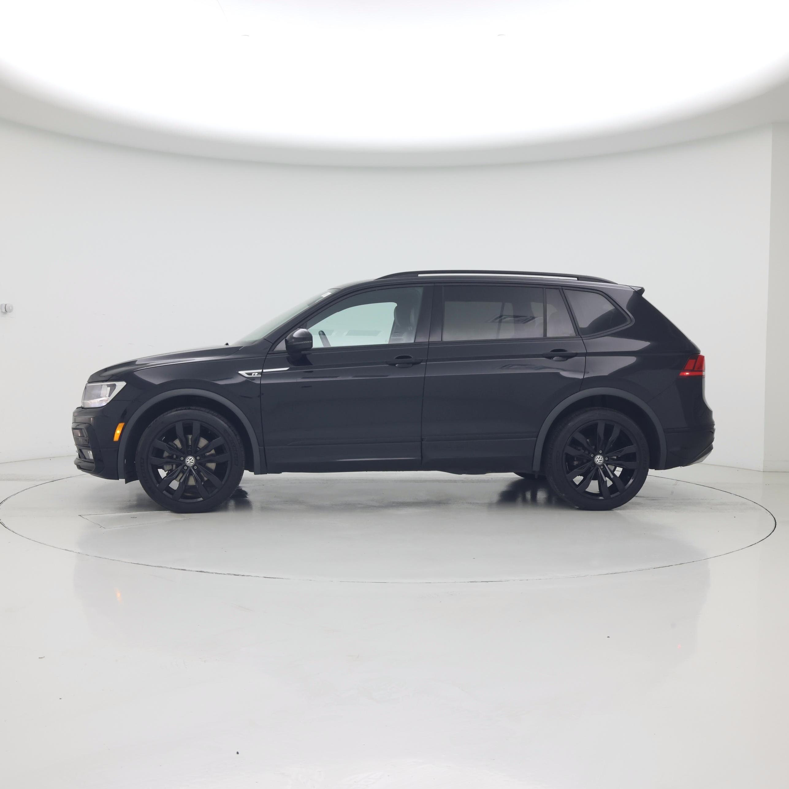 Thumbnail: 2020 Volkswagen Tiguan - 3