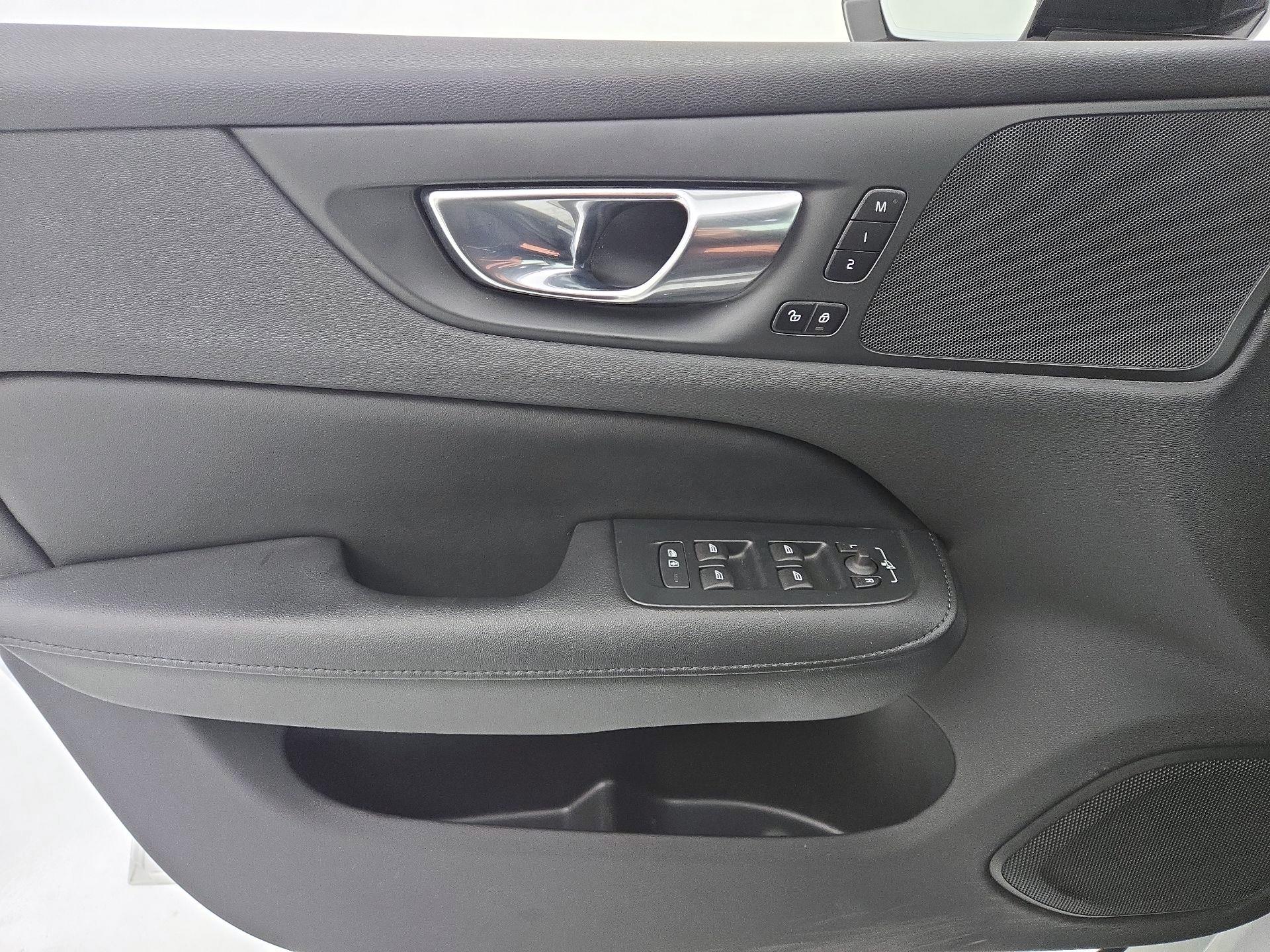 Thumbnail: 2023 Volvo S60 - 12