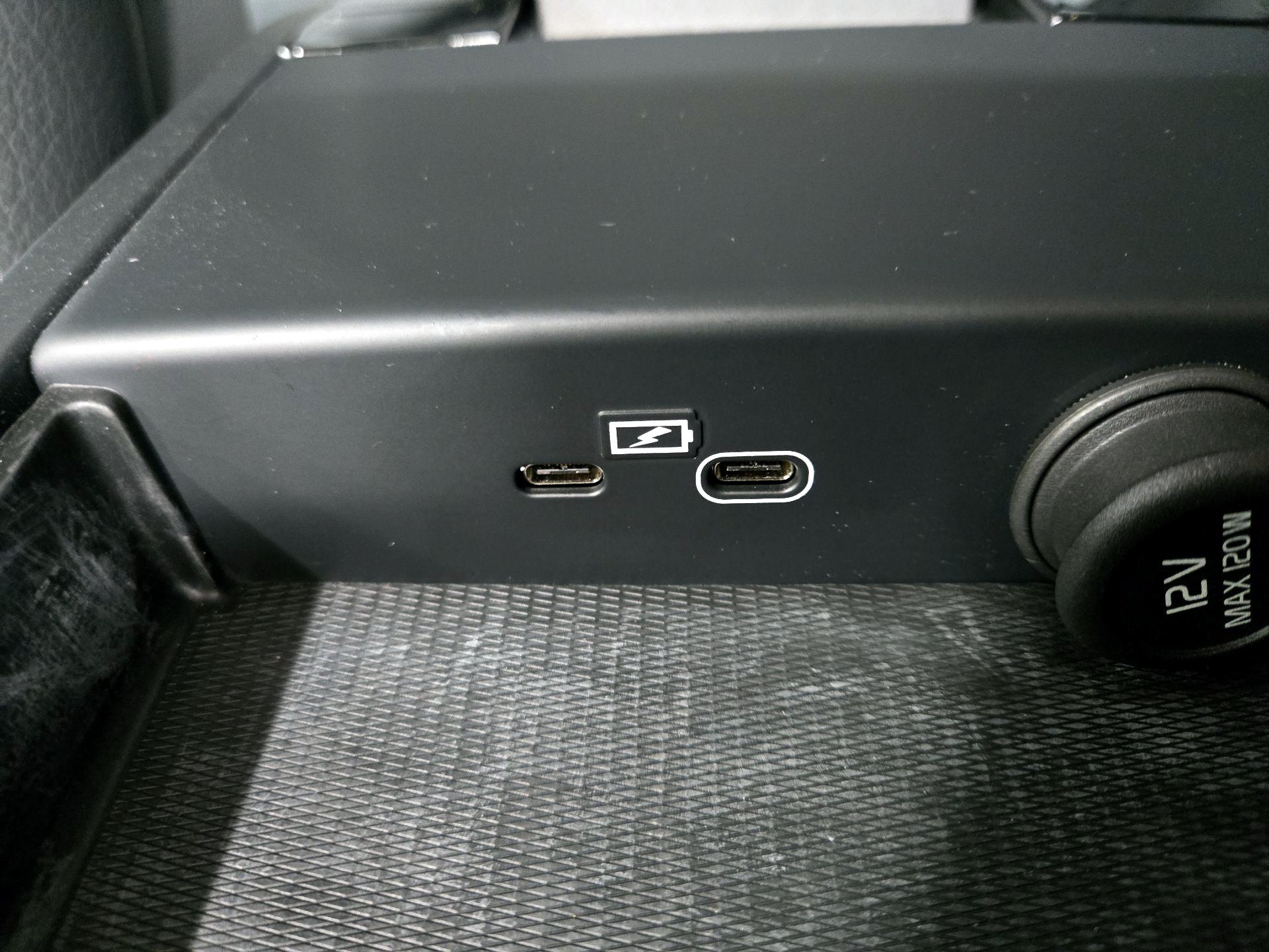 Thumbnail: 2023 Volvo S60 - 17