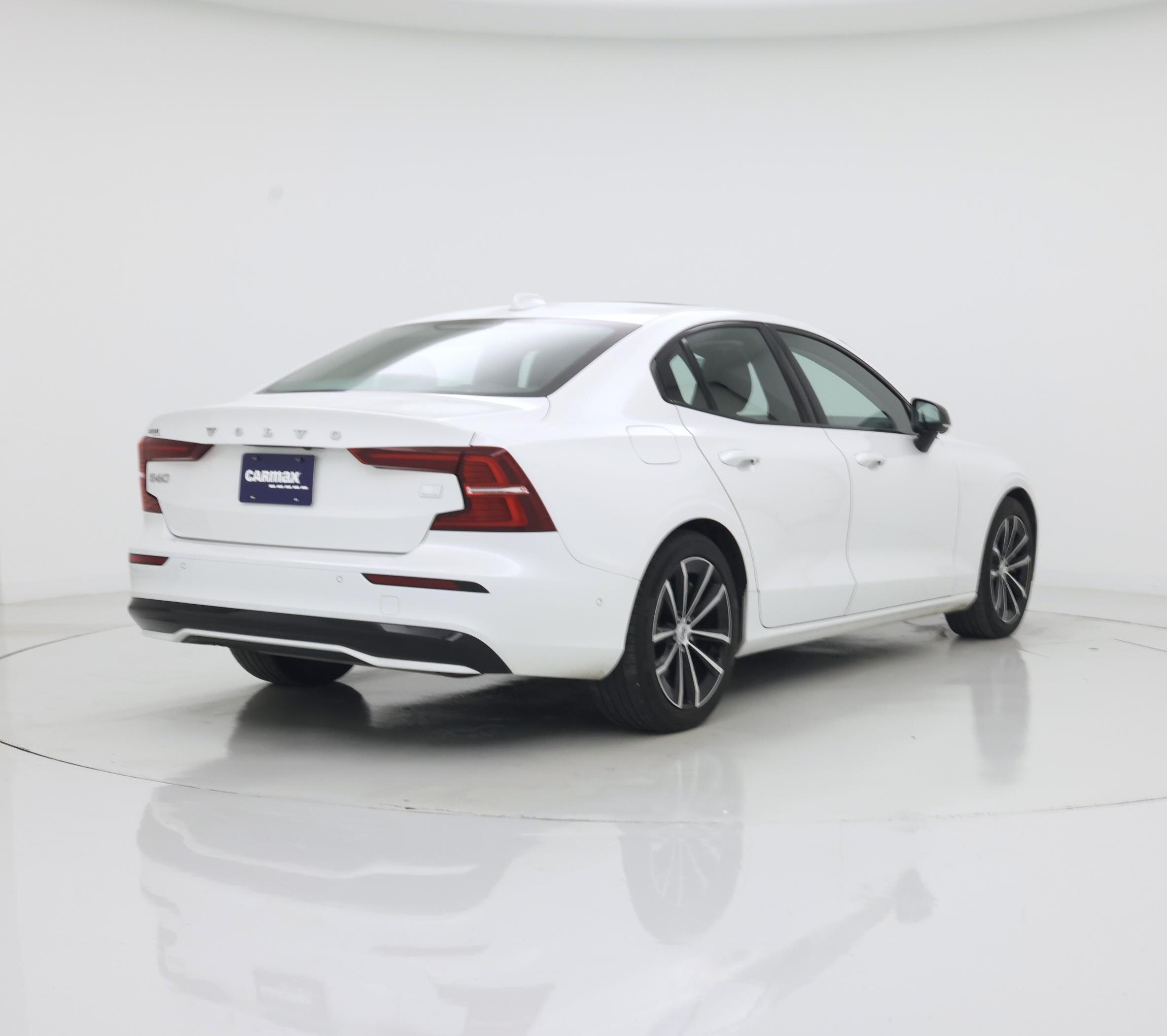 Thumbnail: 2023 Volvo S60 - 8