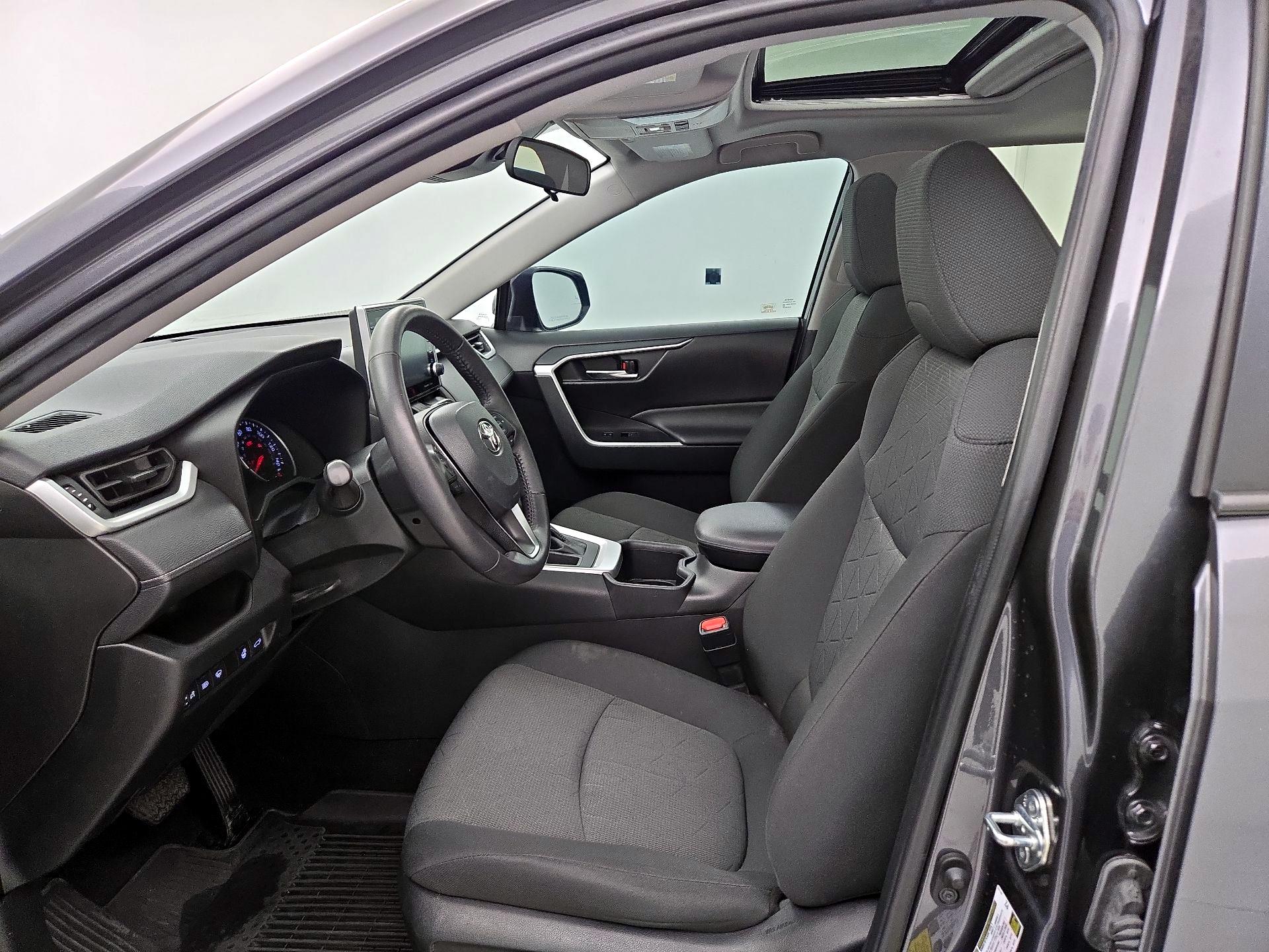 Thumbnail: 2022 Toyota RAV4 - 11