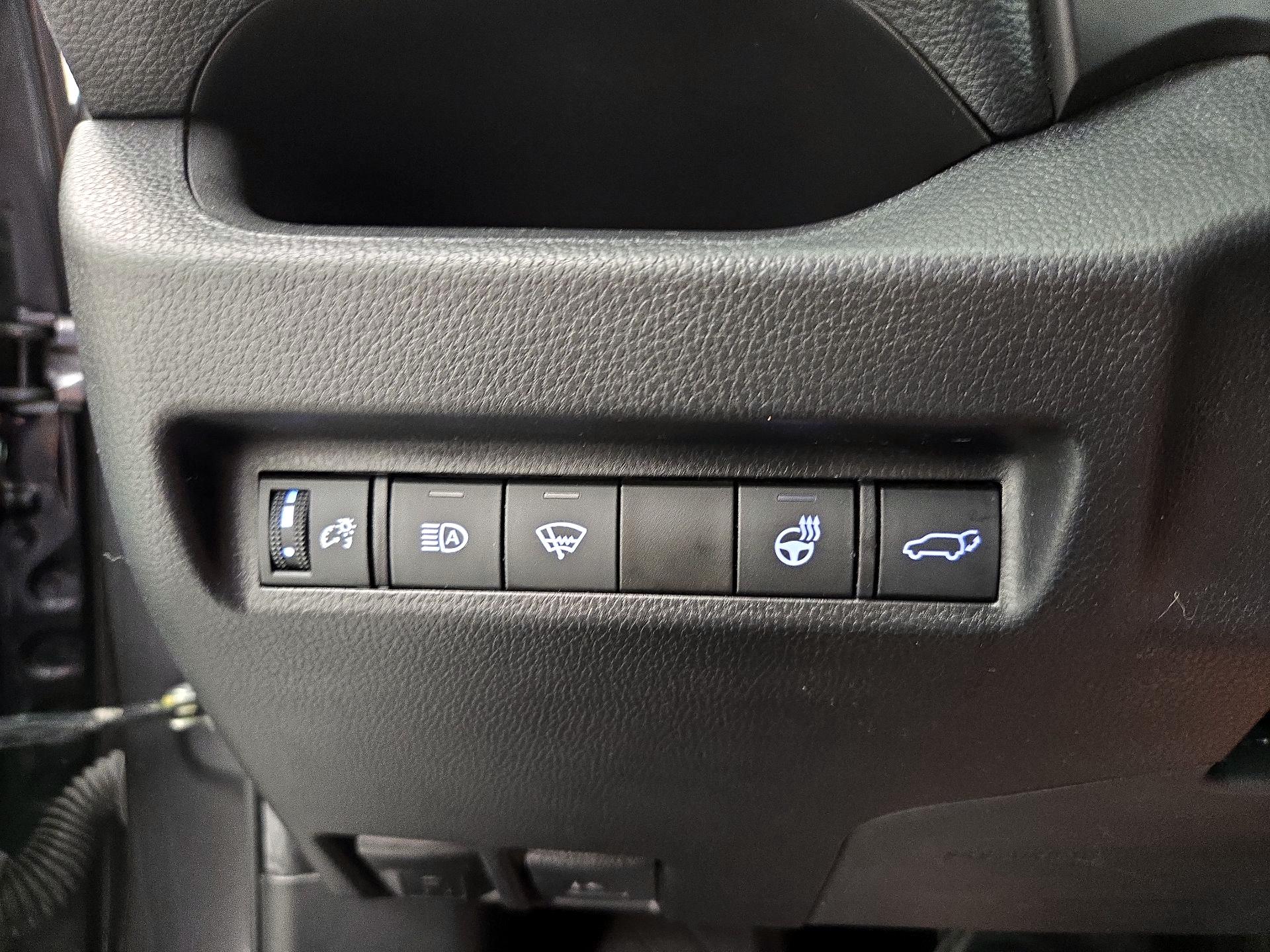 Thumbnail: 2022 Toyota RAV4 - 13