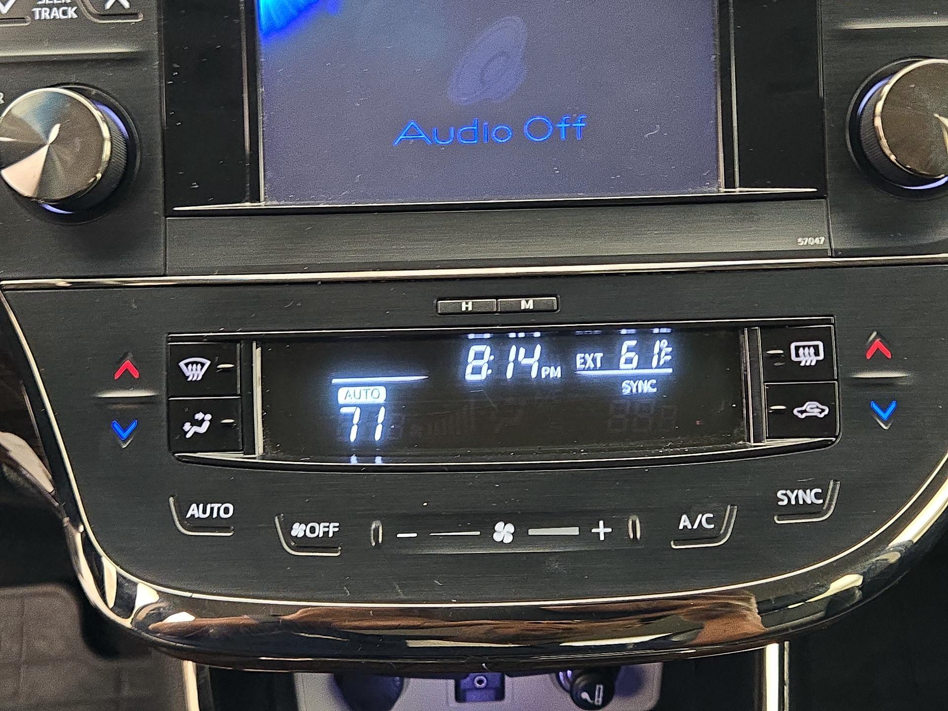 Thumbnail: 2014 Toyota Avalon - 16