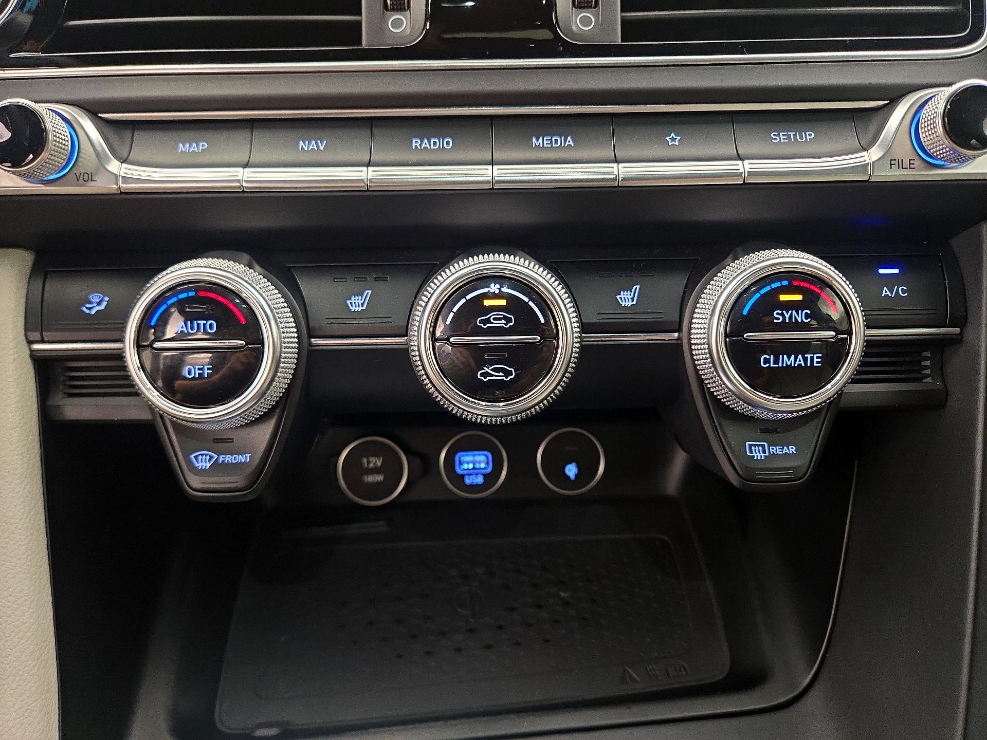 Thumbnail: 2022 Genesis G70 - 17