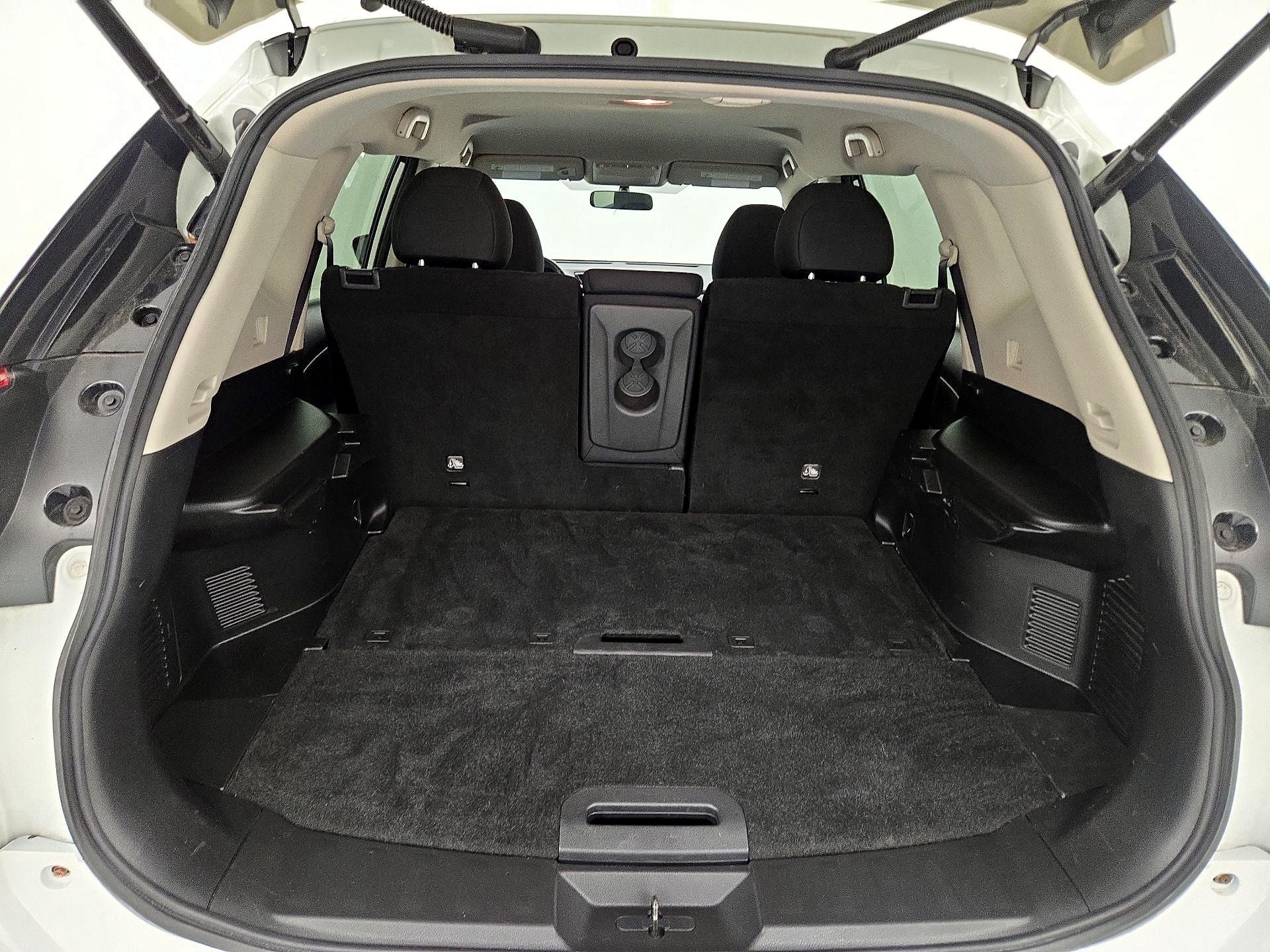 Thumbnail: 2018 Nissan Rogue - 20