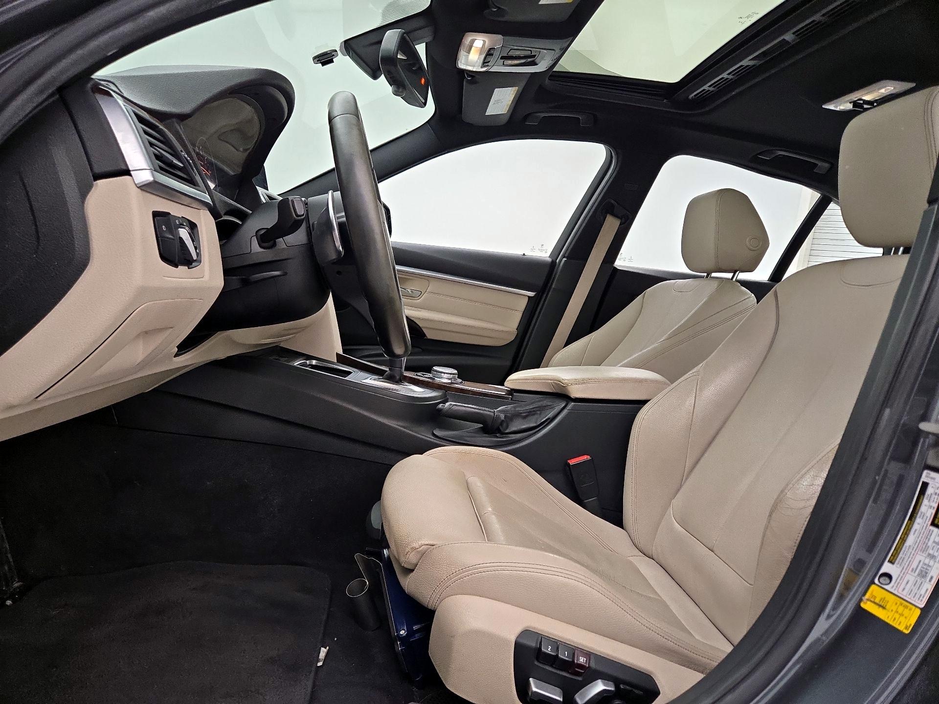 Thumbnail: 2016 BMW 3 Series - 11