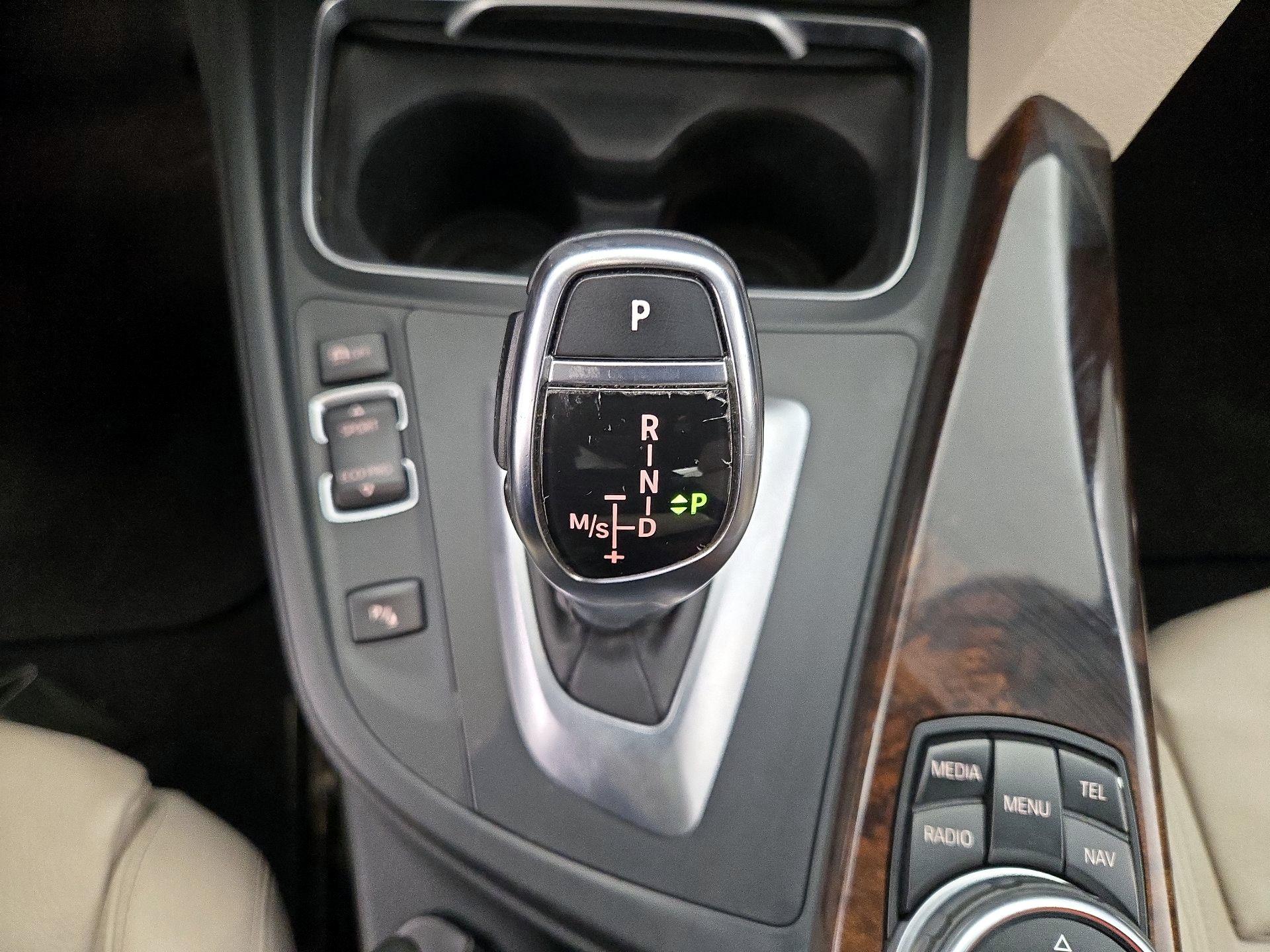 Thumbnail: 2016 BMW 3 Series - 18