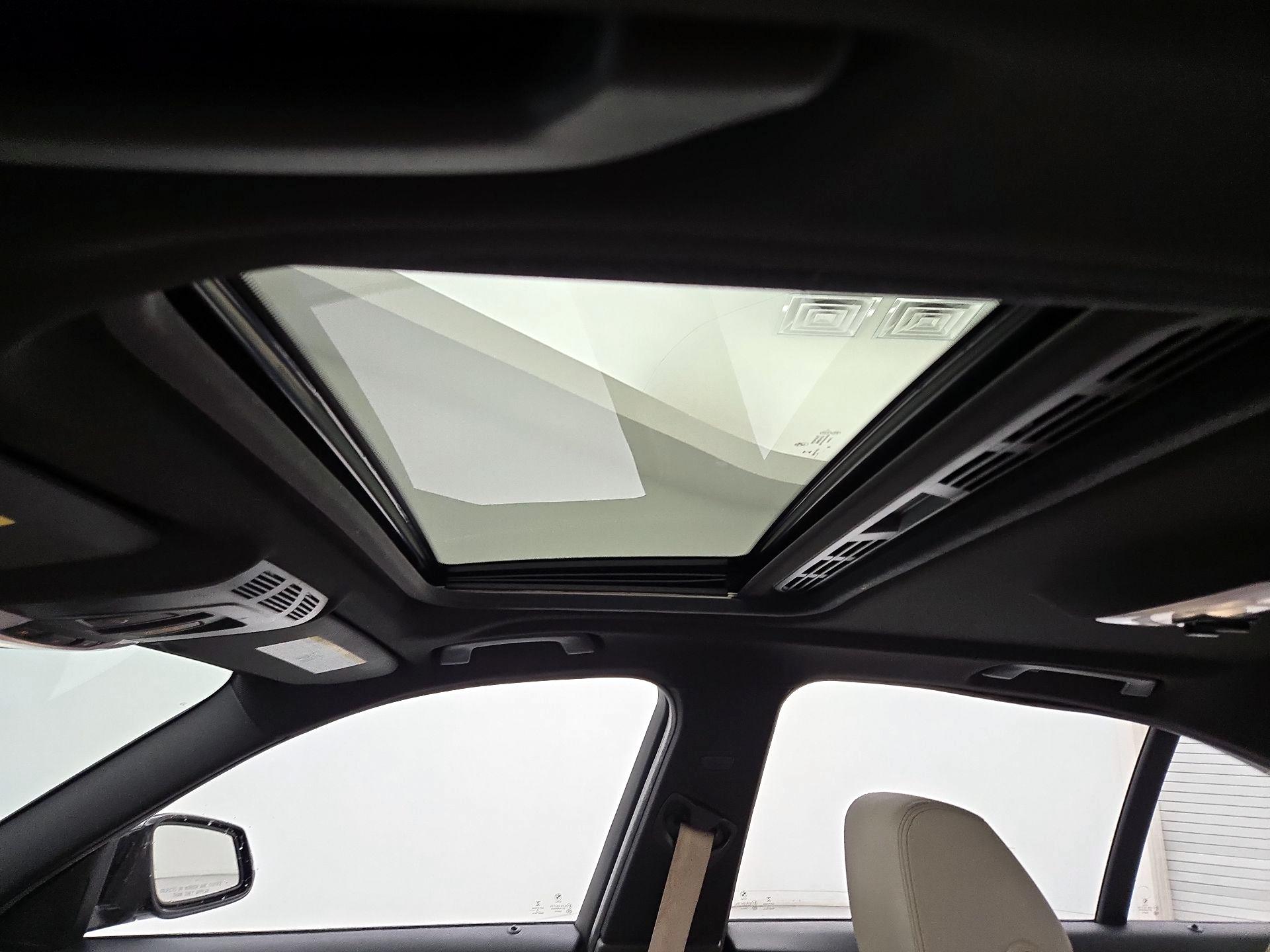 Thumbnail: 2016 BMW 3 Series - 20