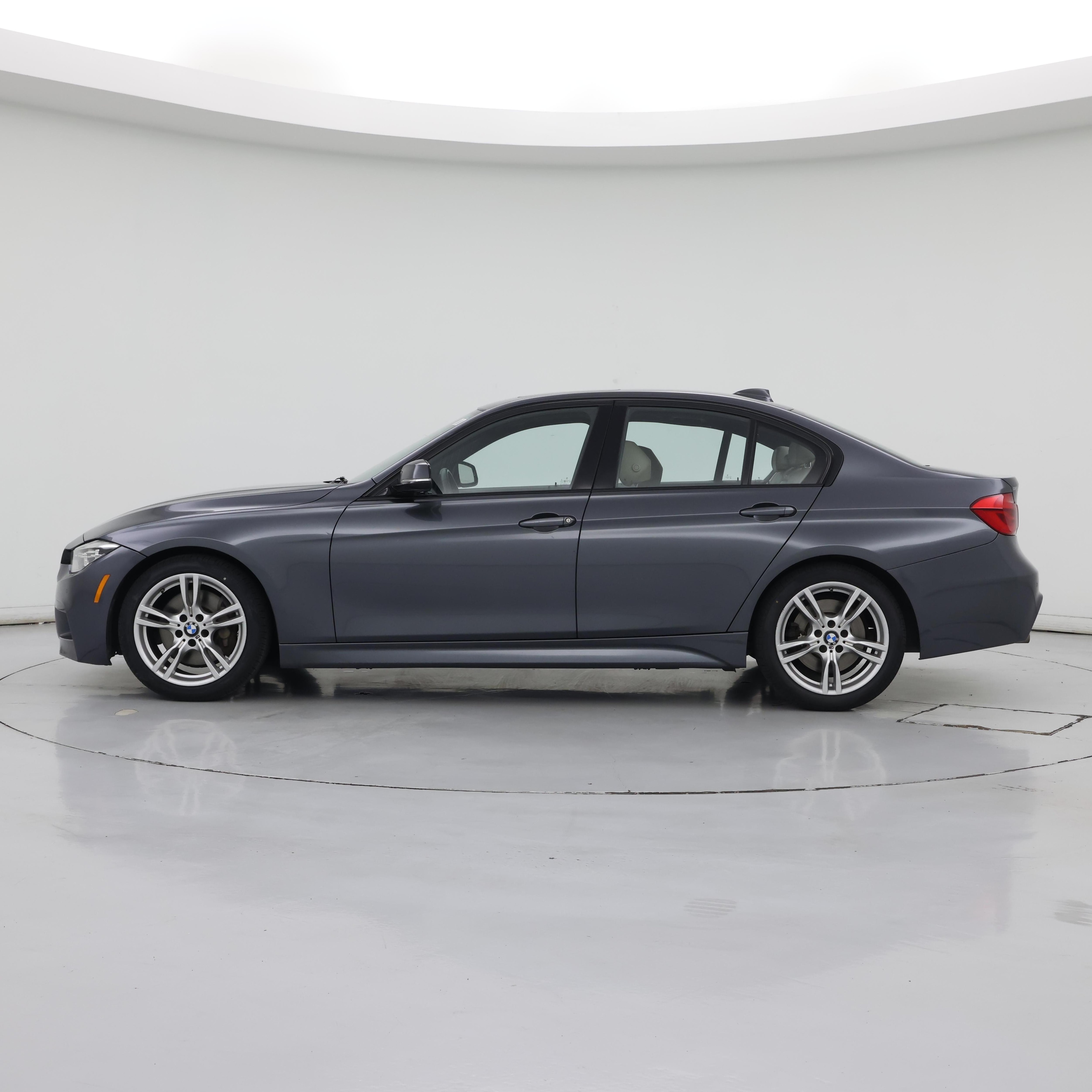 Thumbnail: 2016 BMW 3 Series - 3